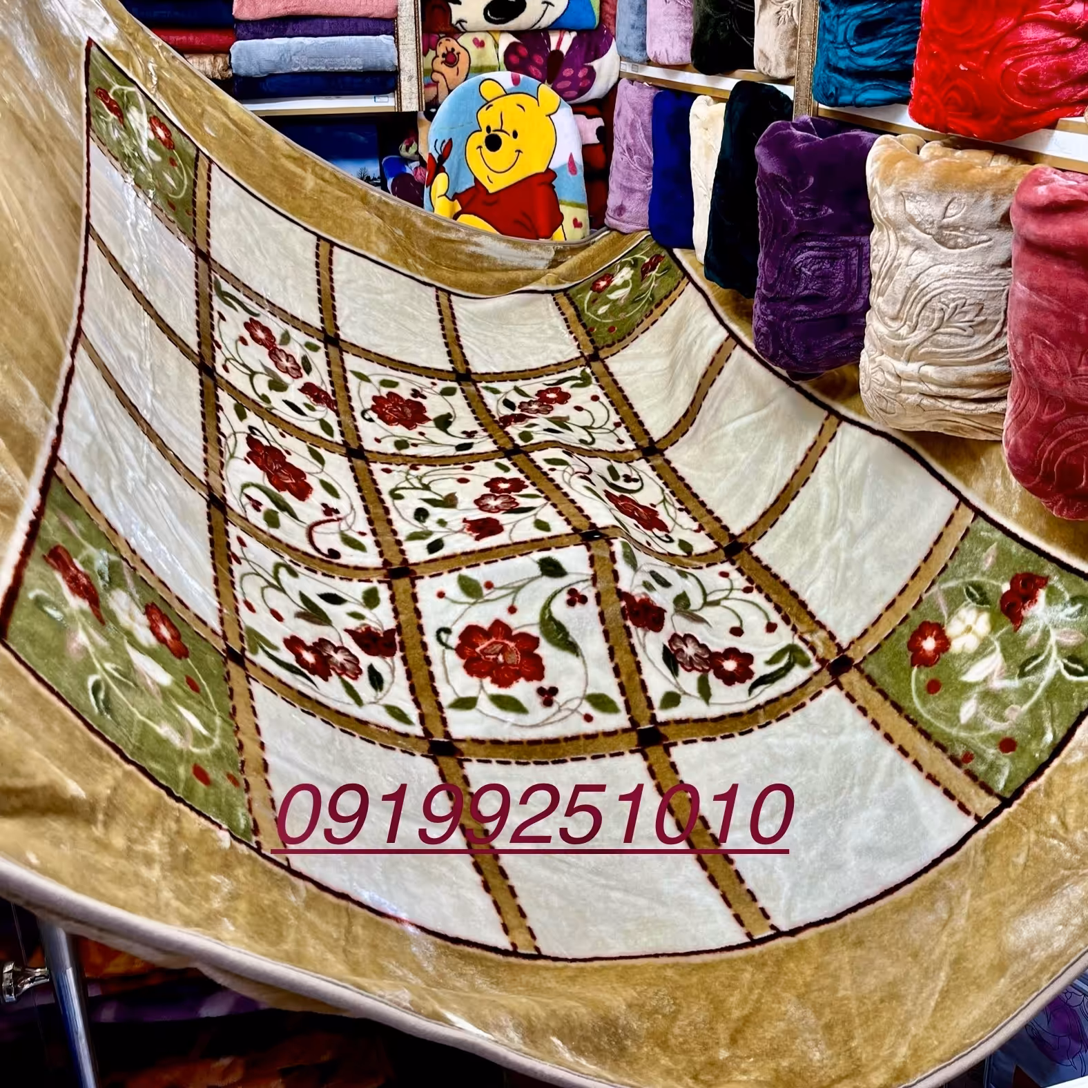 پتو نرمینه دونفره ونلون نخ ژاپن آکریلیک گلدار بسیار لطیف و نرم و با تراکم بالا  داخل جعبه 