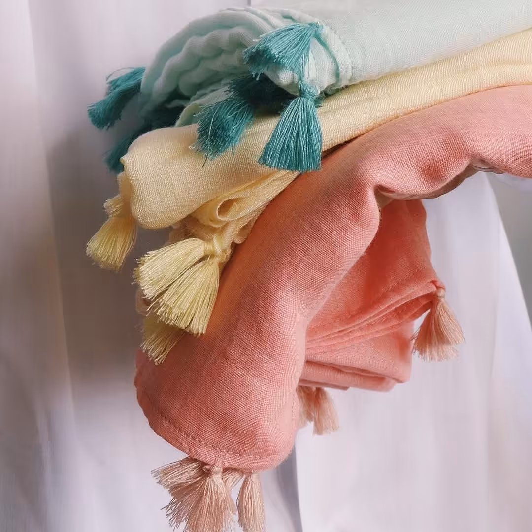 شال نخی ساده منگوله دار