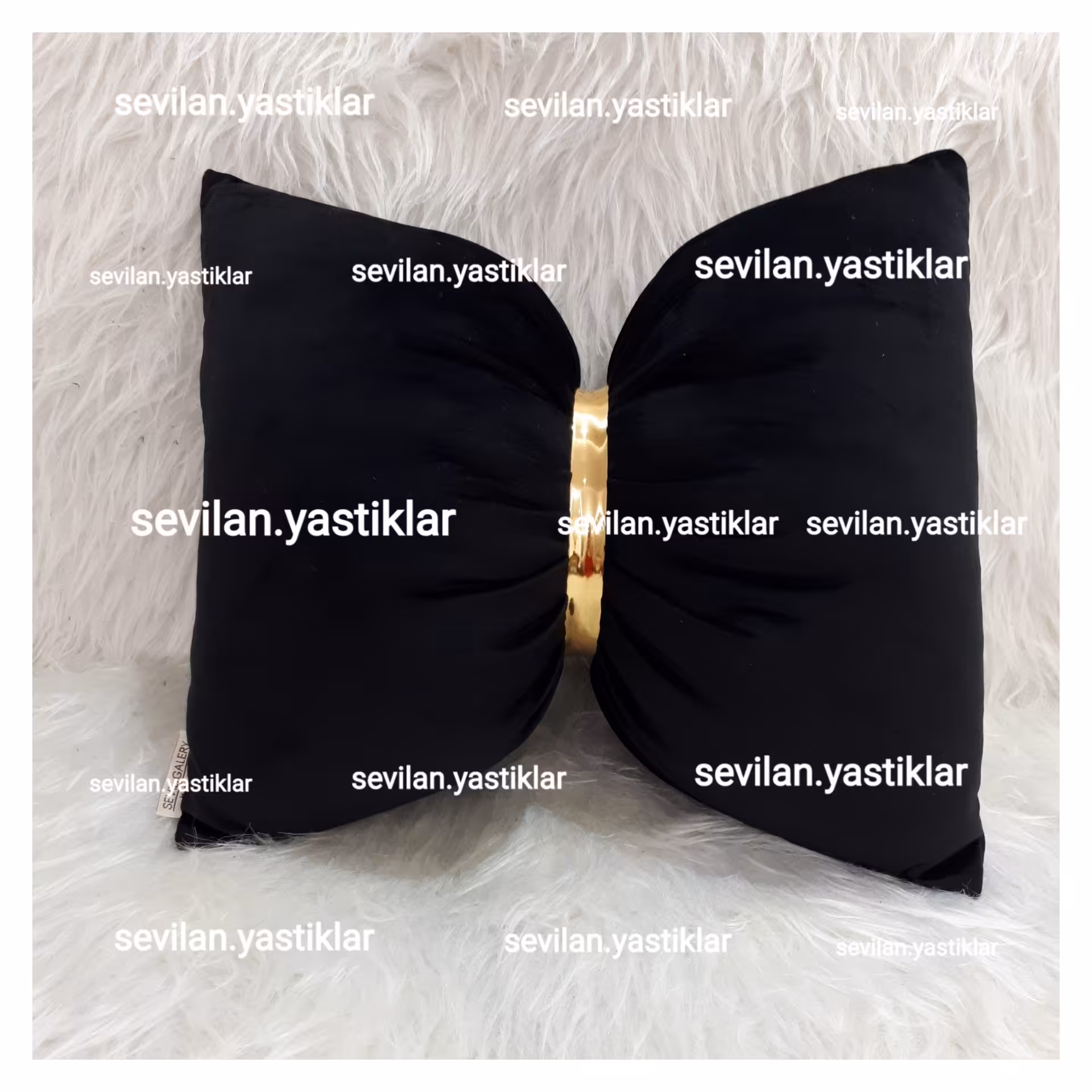 کوسن پاپیونی مخمل مشکی