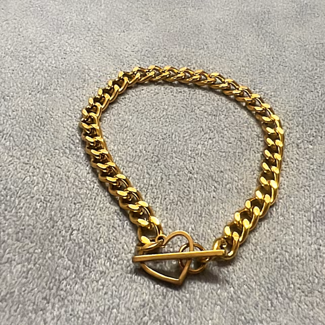 دستبند کارتیر با قفل تی قلبی بطول 17س مناسب مچ دست تا هفده سانت رنگ ثابت