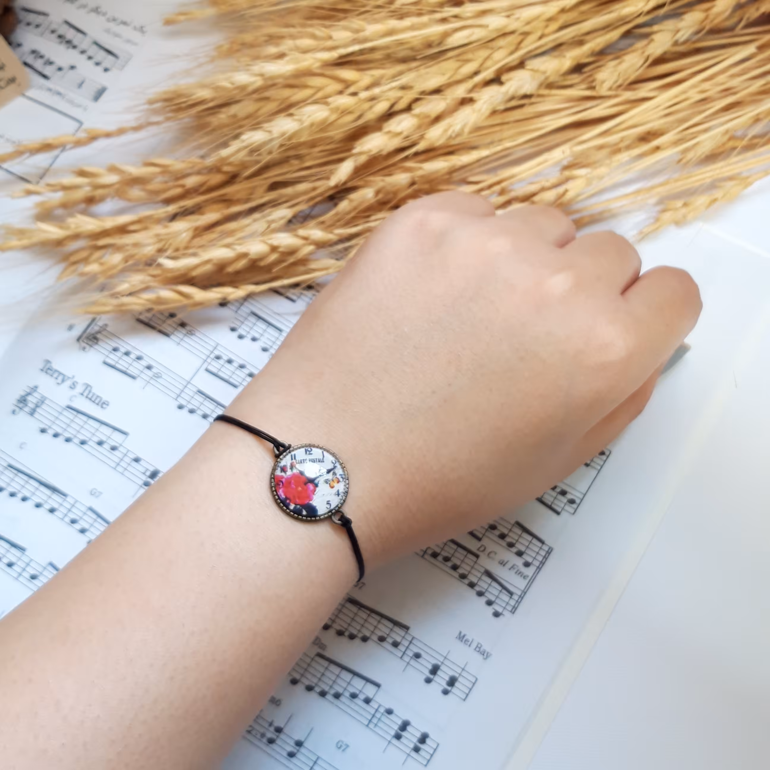 دستبند طرح ساعت