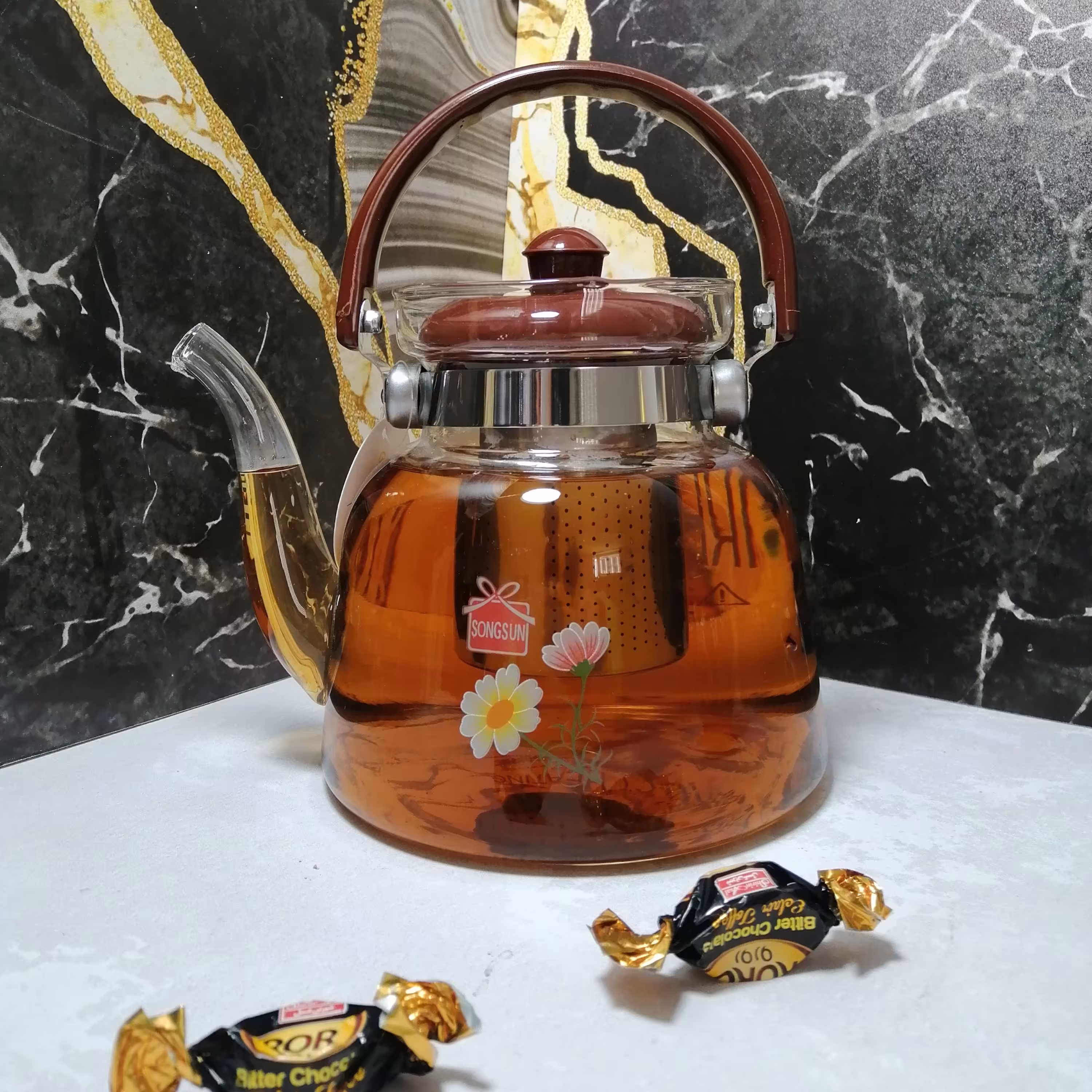 کتری پیرکس1000سی سی پذیرایی خارجی دارای جعبه کادوئی تهیه شده ازبهترین مواداولیه