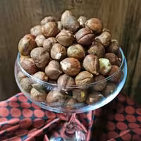 مغز فندق خام  وزن 450گرمی تضمین کیفیت آجیل یلدا