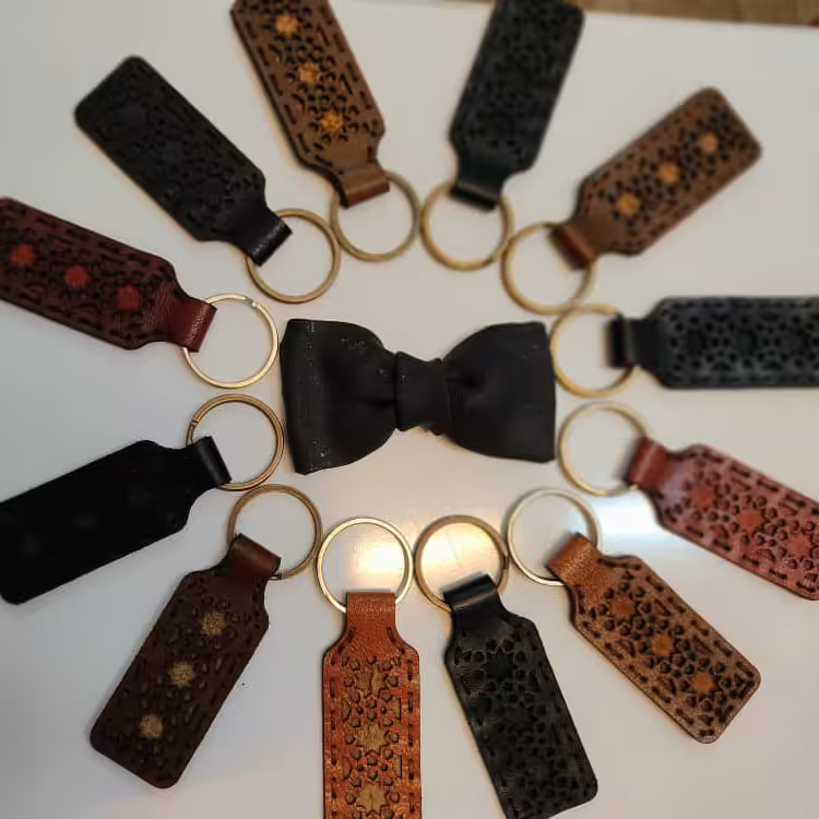 جاسوئیچی چرم طبیعی دستدوز