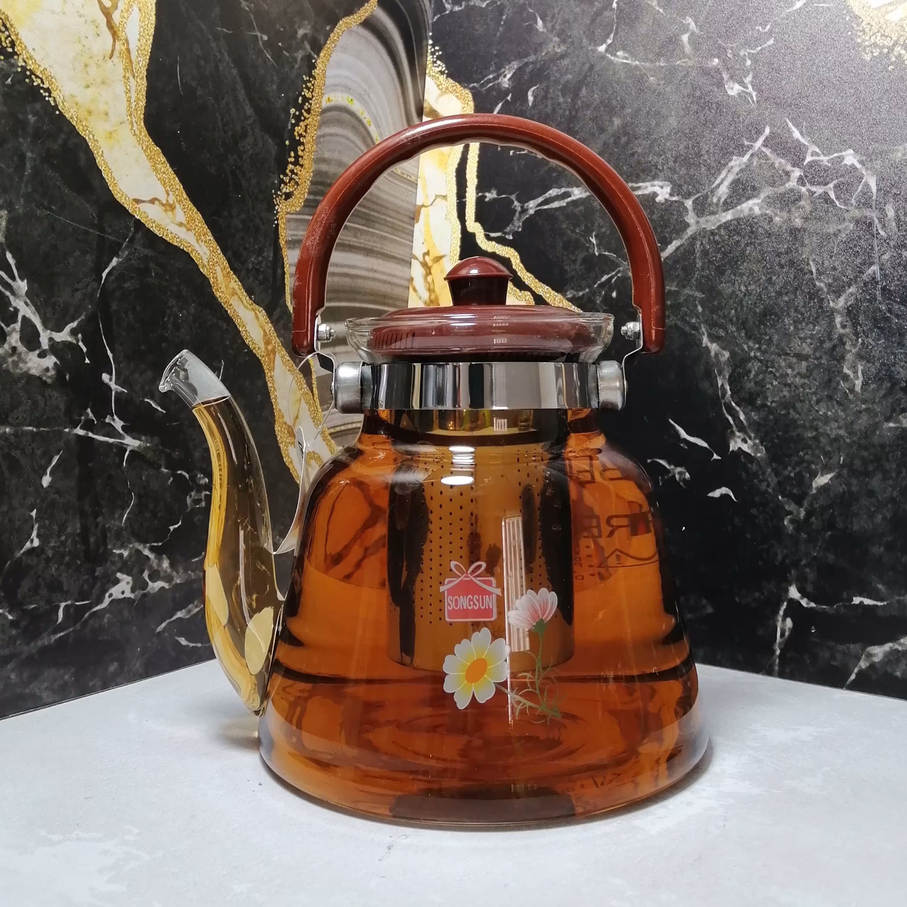 کتری پیرکس 1800سی سی خارجی پذیرایی دارای جعبه کادوئی تهیه شده ازبهترین مواداولیه