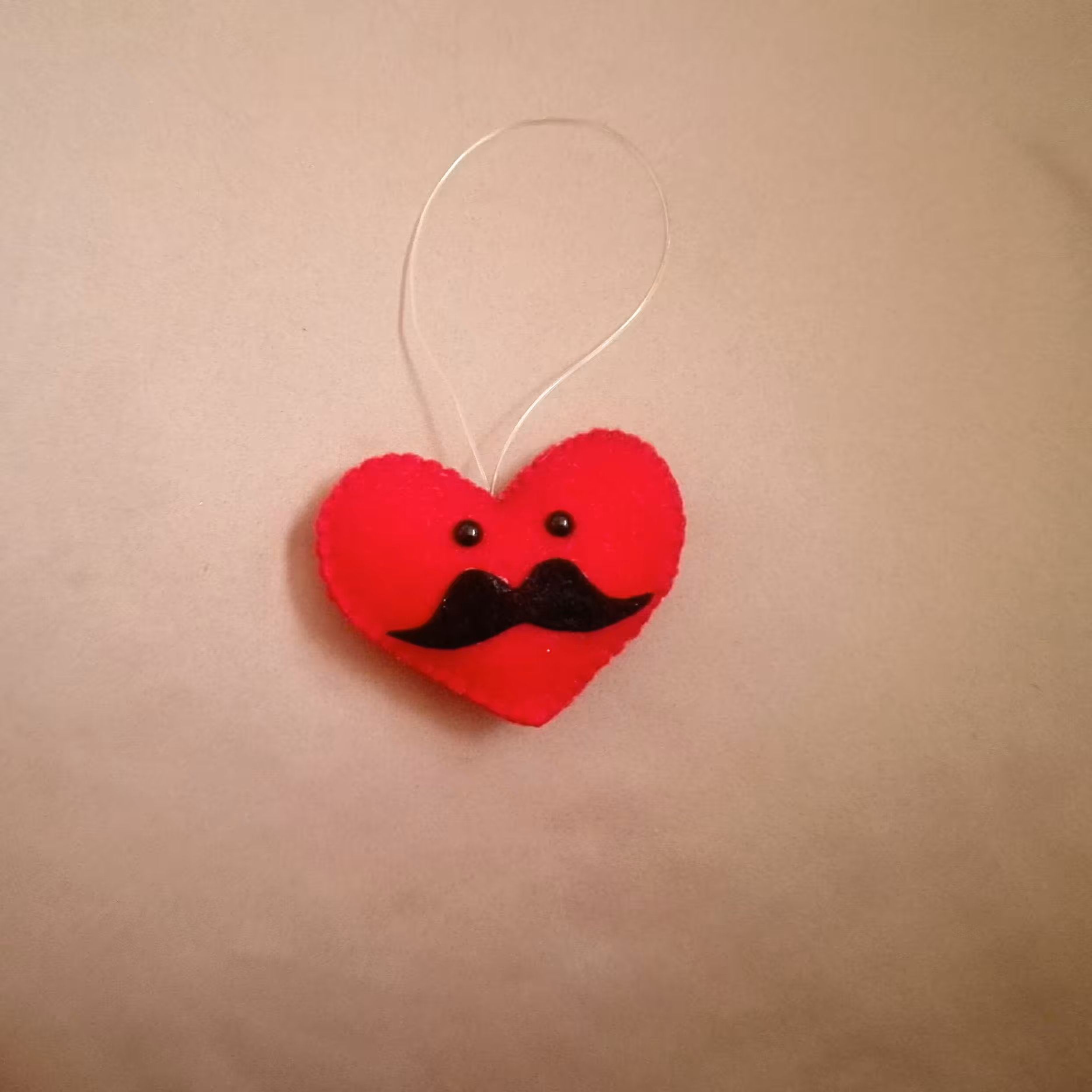 آویز خودرو ، آقای قلب، جنس نمد ، مناسب برای آویز خودرو، یه هدیه جالب برای آقایون