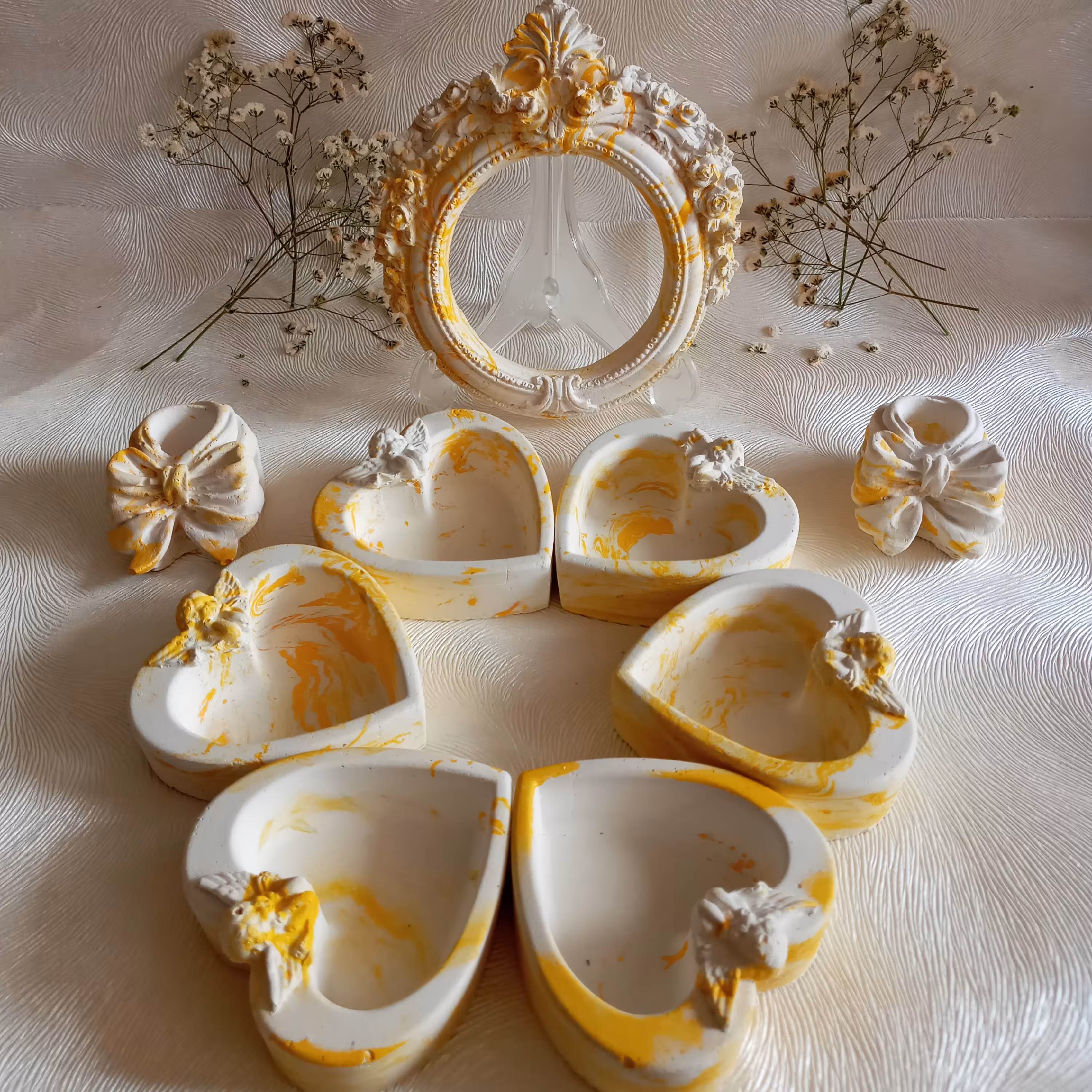 ست سفره هفت سین 9 تیکه طرح قلب به علت شکستگی و ظریف بودن ایینه بدون ایینه ارسال میشود