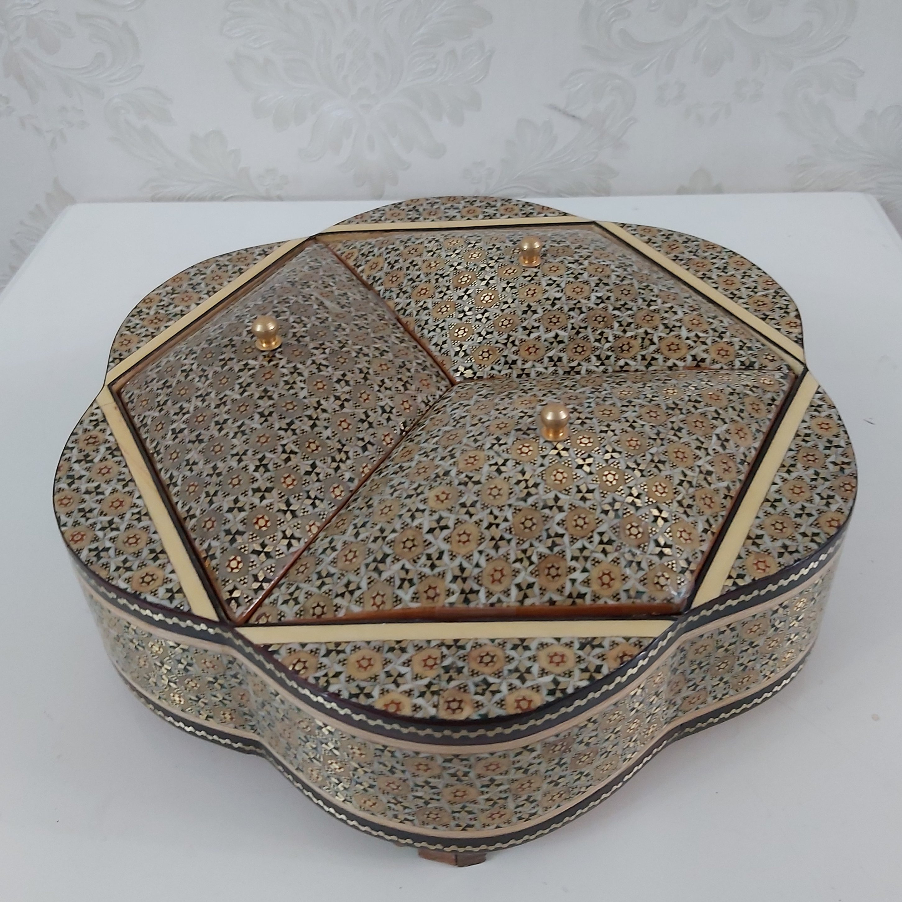 شکلاتخوری 3درب خاتمکاری سایز بزرگ