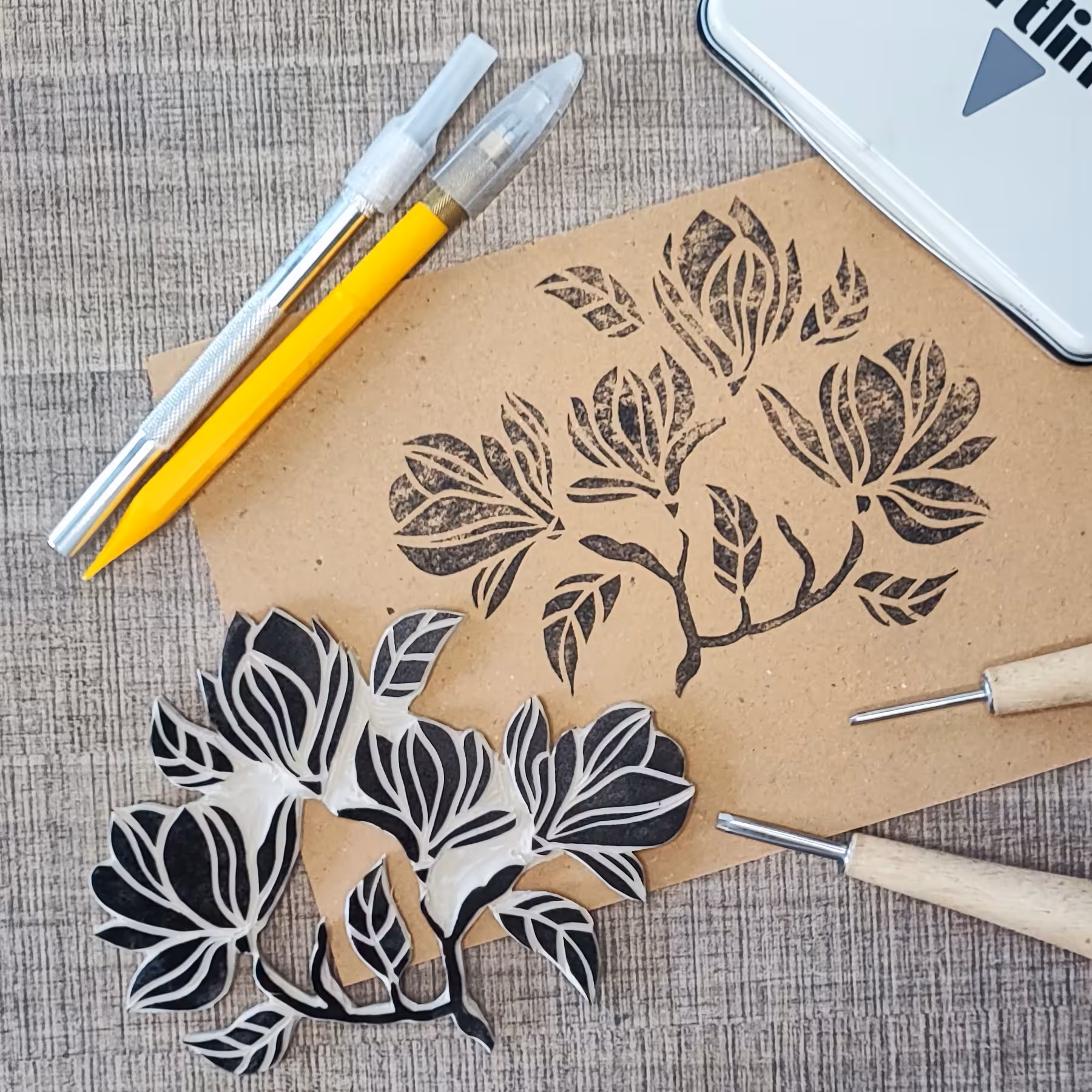 مهر دستساز  لینولیوم مدل بوته گل بهاری