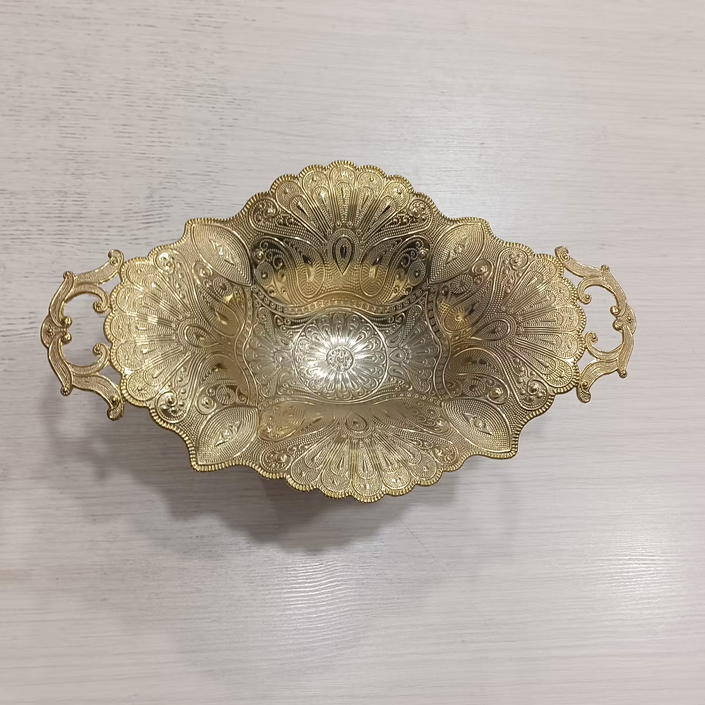 کشکول فلزی طلایی پایه دار سرو و پذیرایی ترک