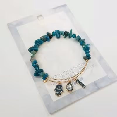 دستبند بنگل فنری طلایی آویزدار ، کار شده با سنگ آپاتیت آبی Apatite اصل