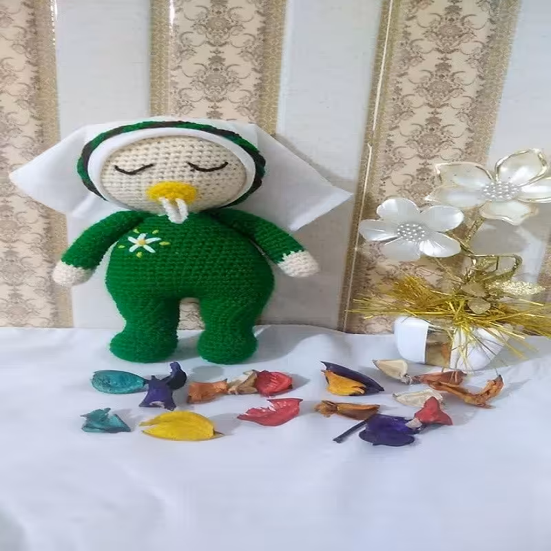 عروسک بافتنی محرمی  یه عروسک بسیارزیبا طول عروسک 20سانت قابل شستشو وباکاموای اکر