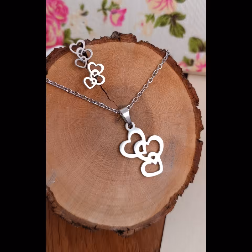 نیم ست نقره ای رنگ ثابت طرح قلب(کد52)