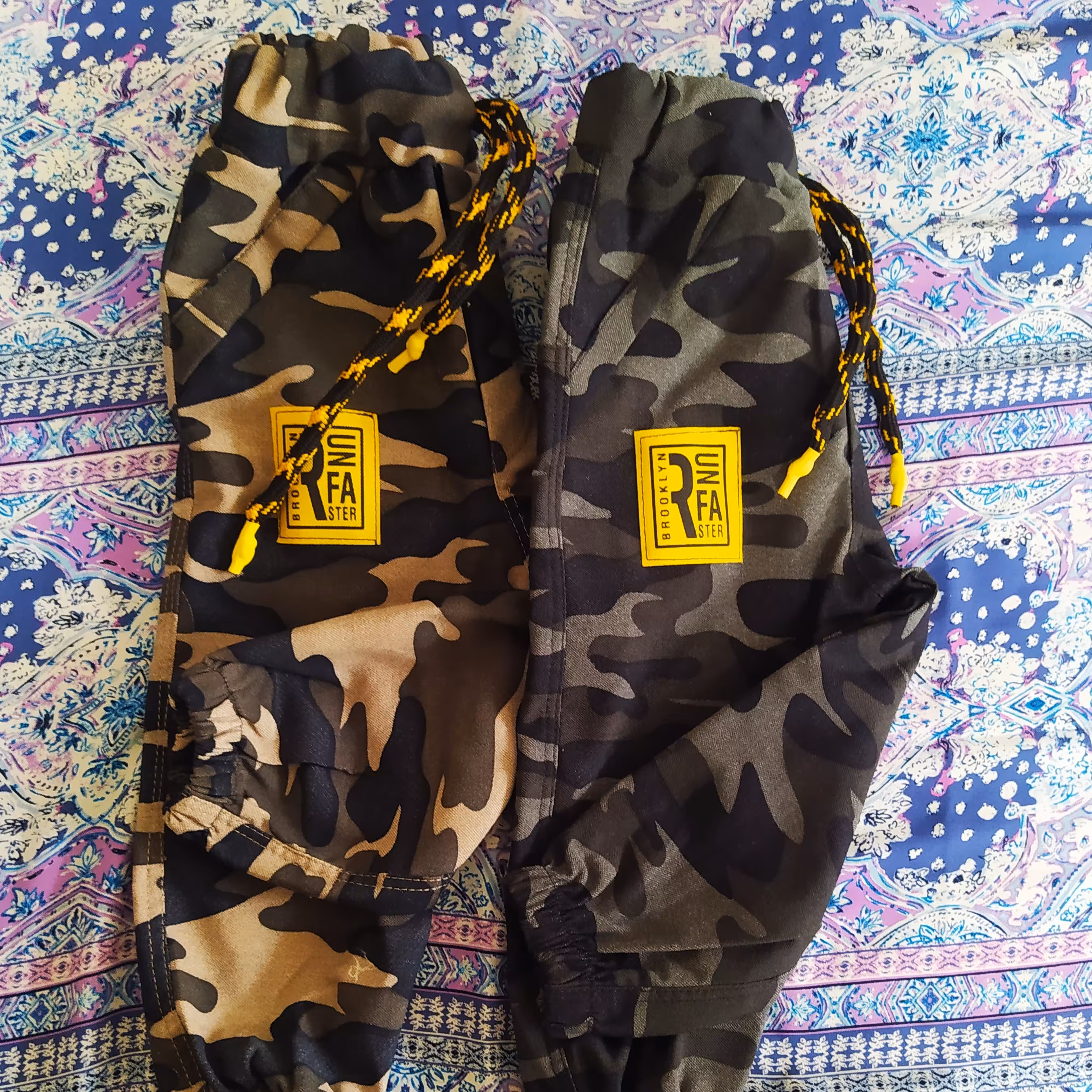 شلوار پلنگی در دورنگ یک  سایز مناسب یک تا دوسال