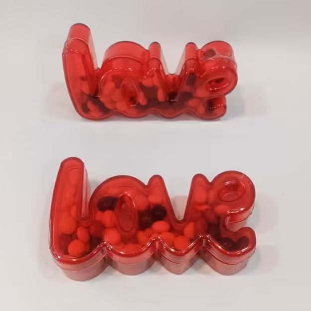 شکلات طرحloveشکلات عشق شکلات ولنتاین رنگ قرمز