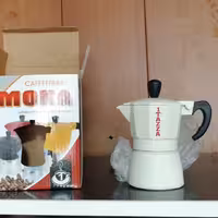 موکاپات قهوه جوش روگازی یک کاپ یک نفره سفید شیری رنگ قهوه جوش مسافرتی