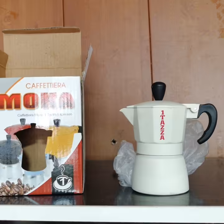 موکاپات قهوه جوش روگازی یک کاپ یک نفره سفید شیری رنگ قهوه جوش مسافرتی