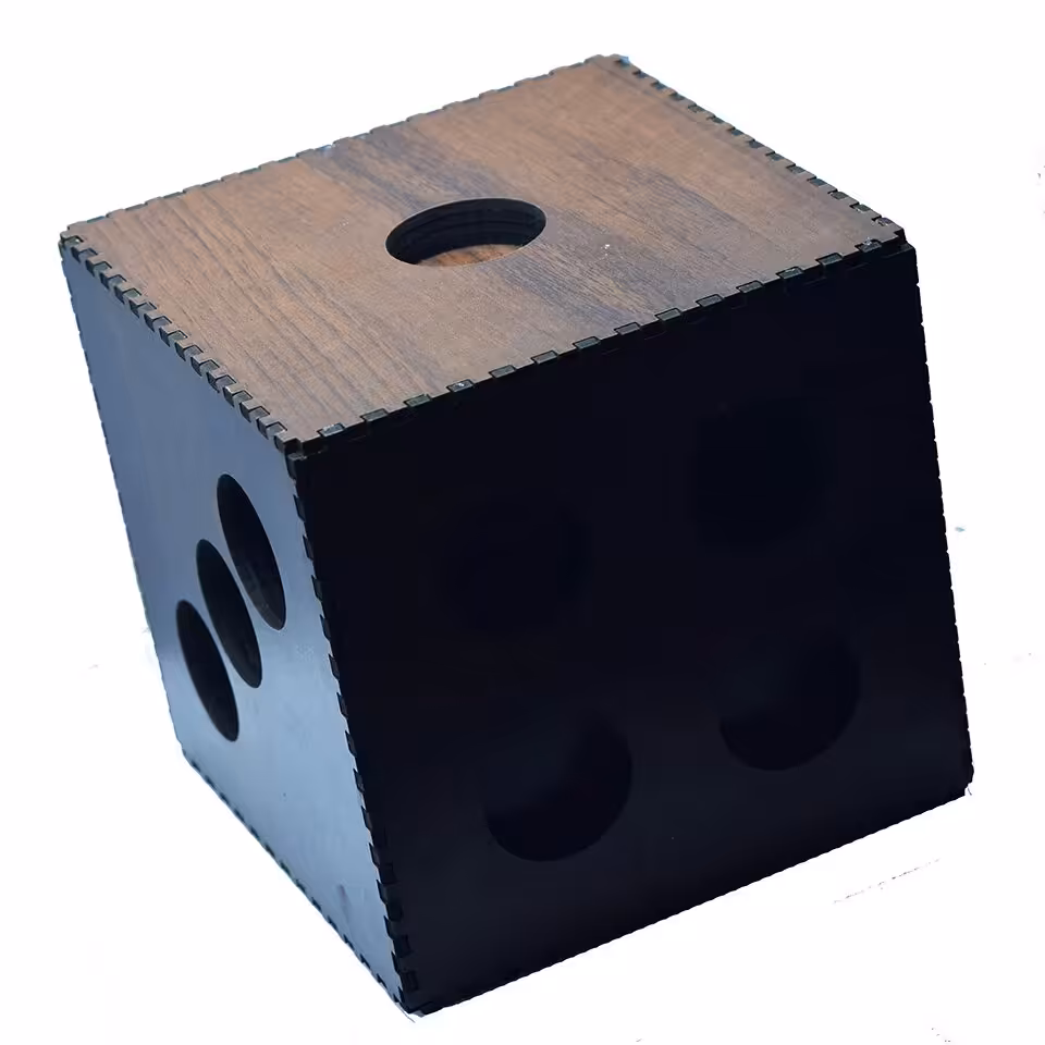 شمعدان چوبی طرح تاس کد CH-100