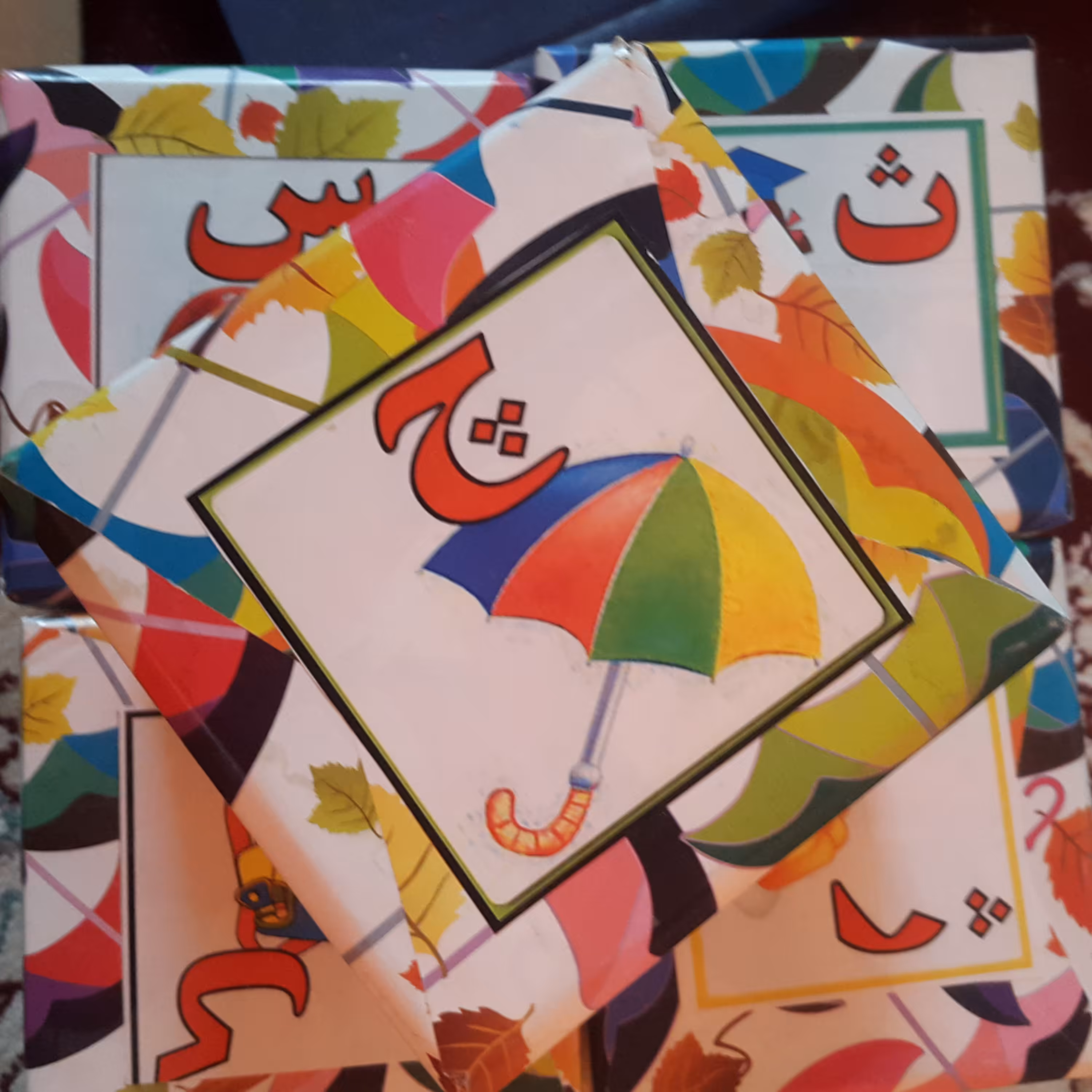 مکعب بادوام 10 در 10 سانتیمتر  و توپر با قابلیت سفارشی سازی از قبیل تعداد الفبای فارسی انگلیسی اعداد و سایر موارد