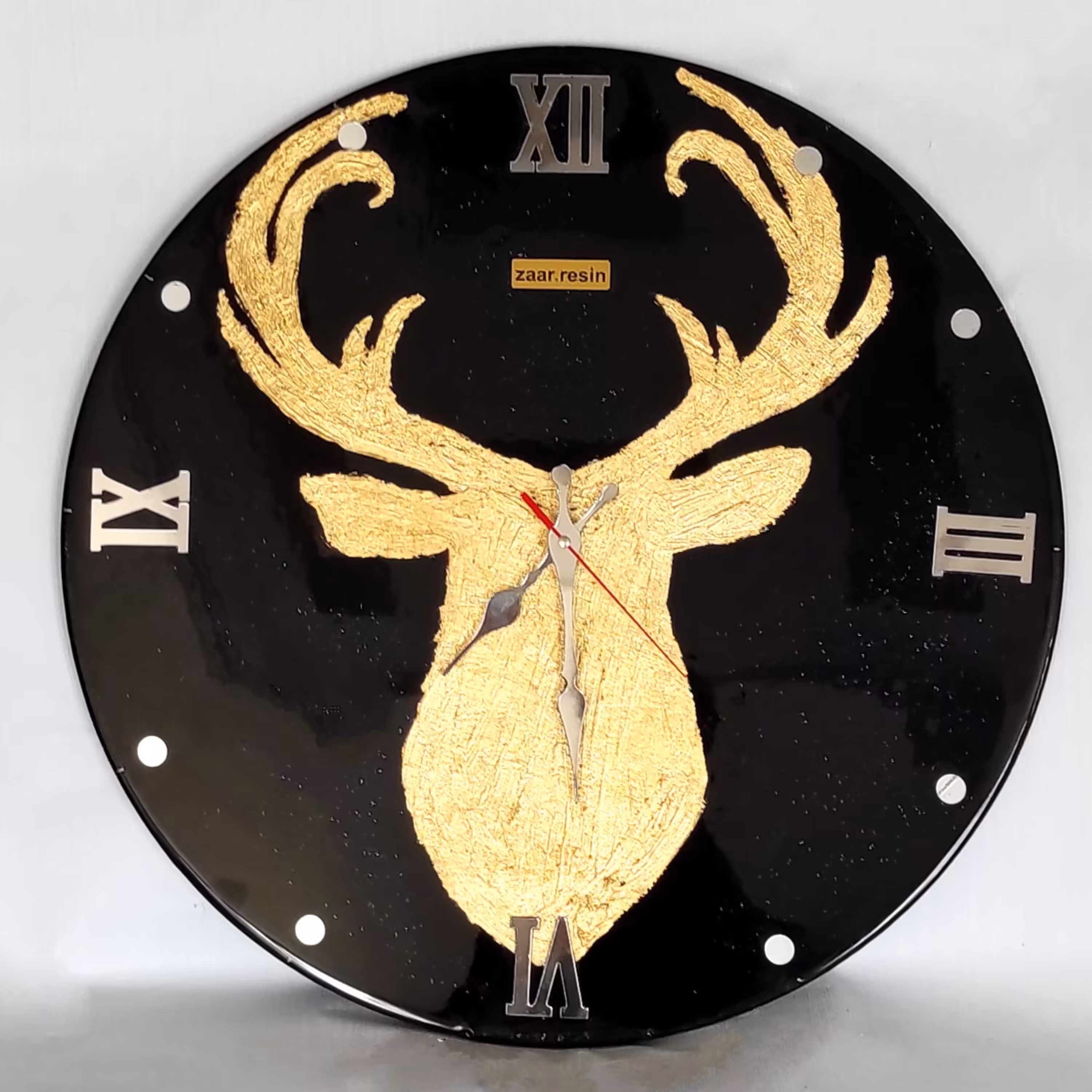 ساعت دیواری رزینی قطر 50 سانت رنگ مشکی طلایی