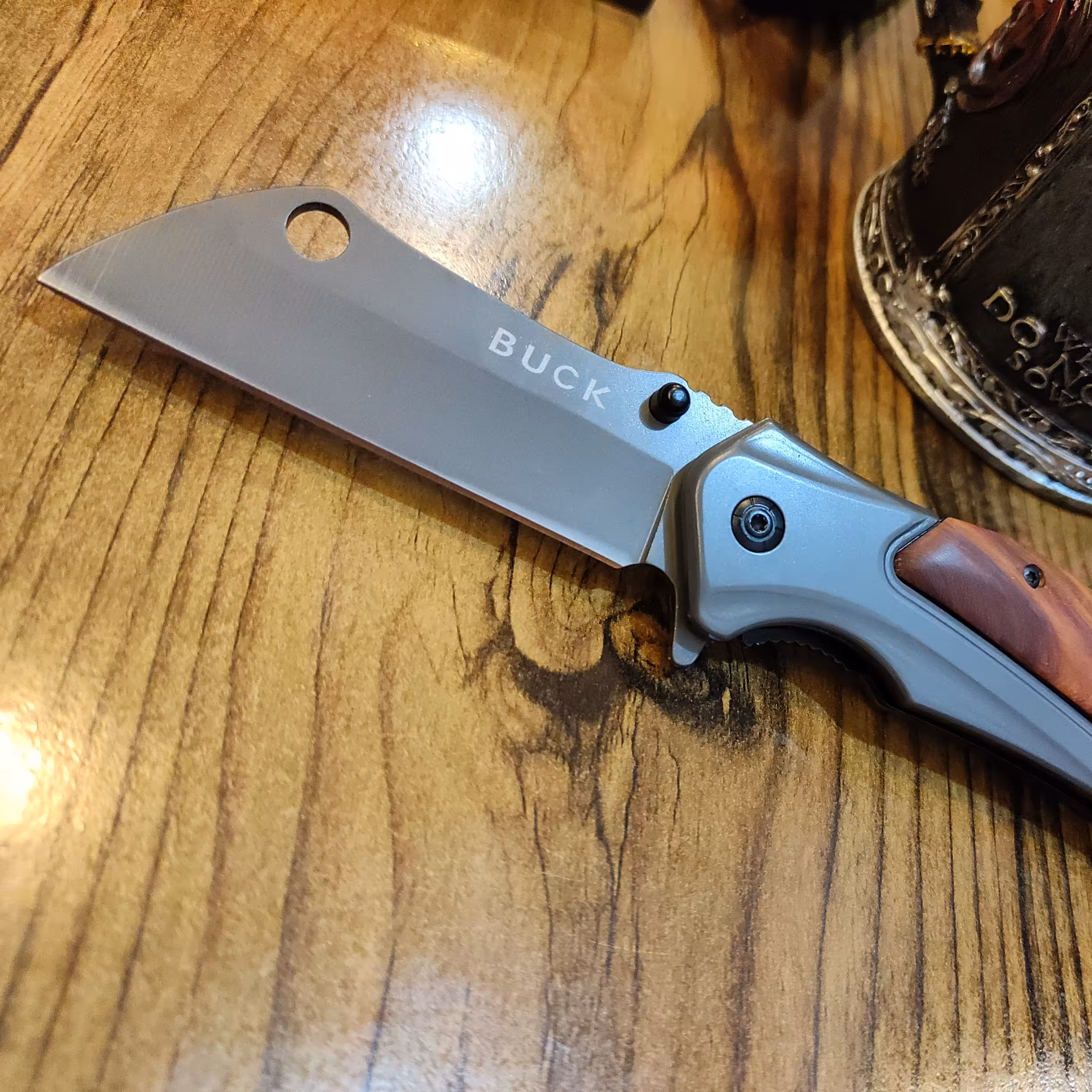 چاقو  تاشو باک مدل da107 ساتوری