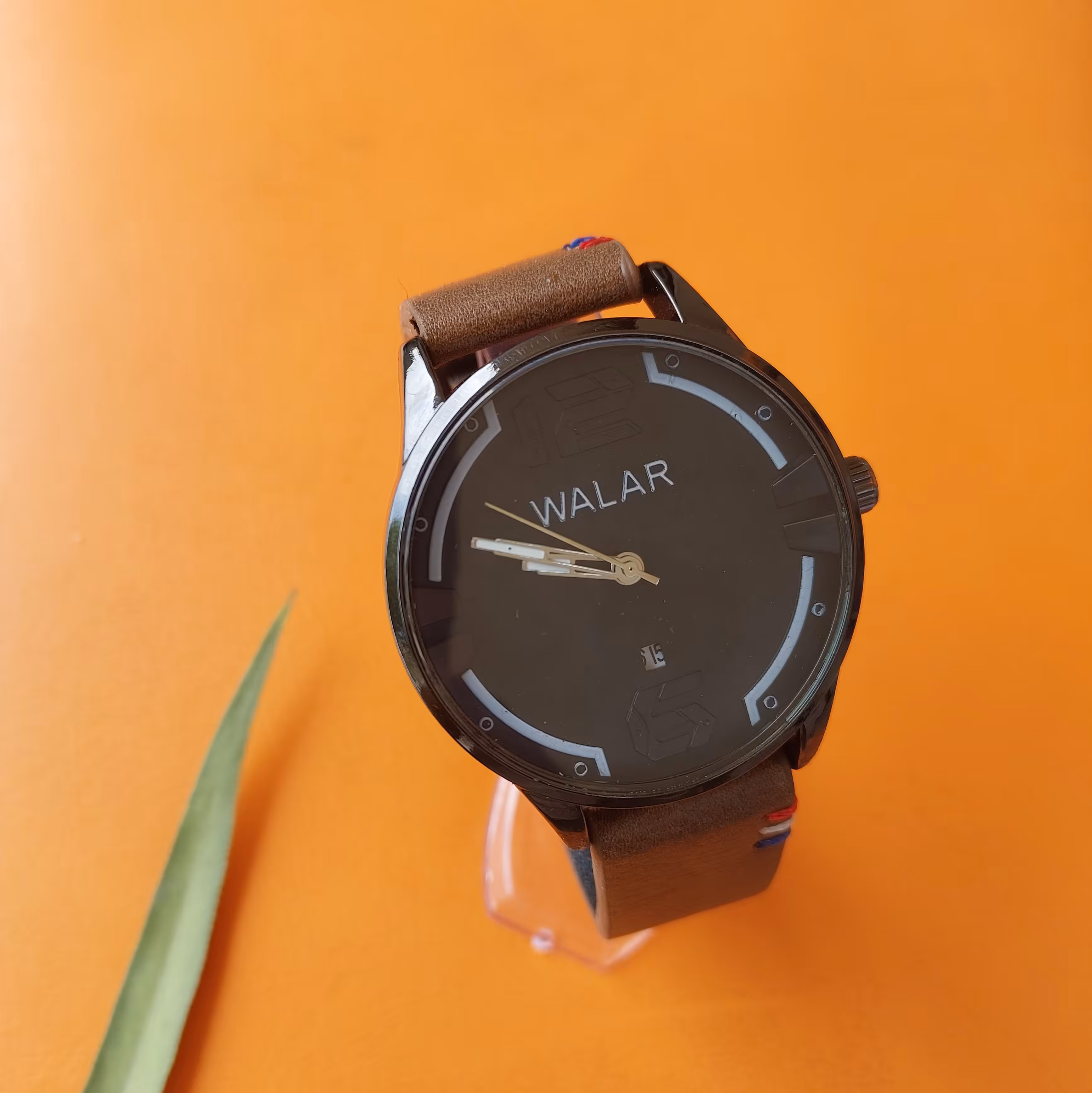 ساعت مچی عقربه ای مردانه والار Walar  بند چرمی تاریخدار