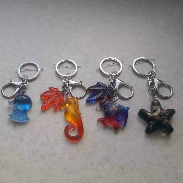 جاکلیدی رزینی  با طرح های زیبا و مناسب برای هدیه