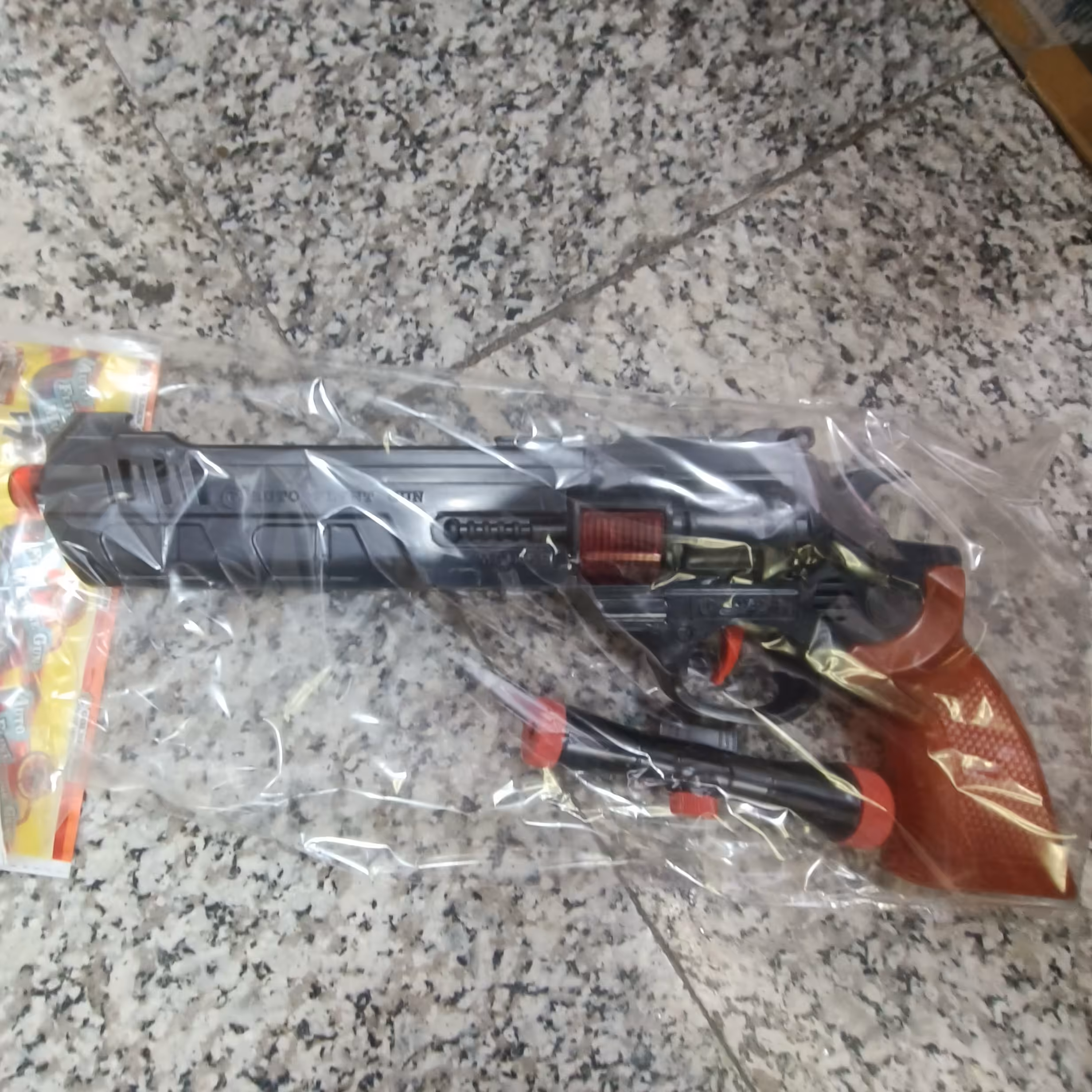 تفنگ سیاه اسباب بازی  جرقه ای بزرگ