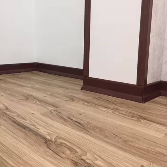 قرنیز پی وی سی 
