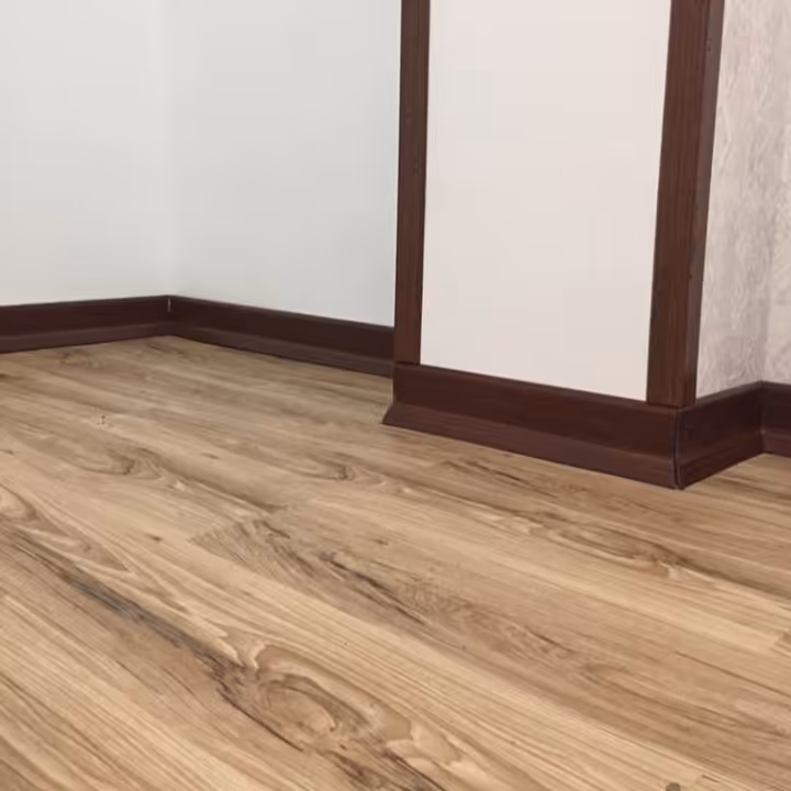 قرنیز پی وی سی