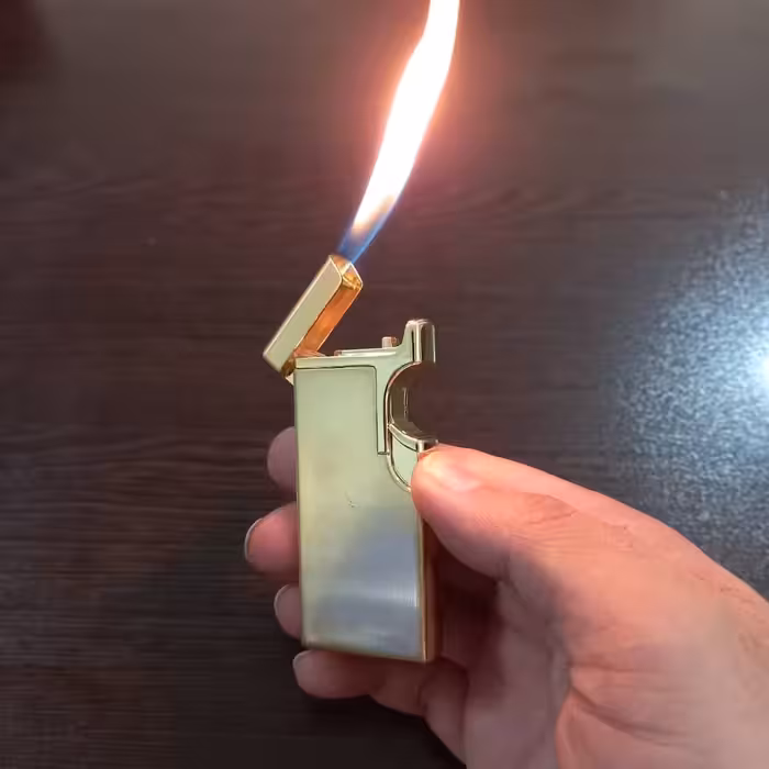 فندک گازی روکش طلا  2شعله با حک اسم و جعبه چوبی باشناسنامه