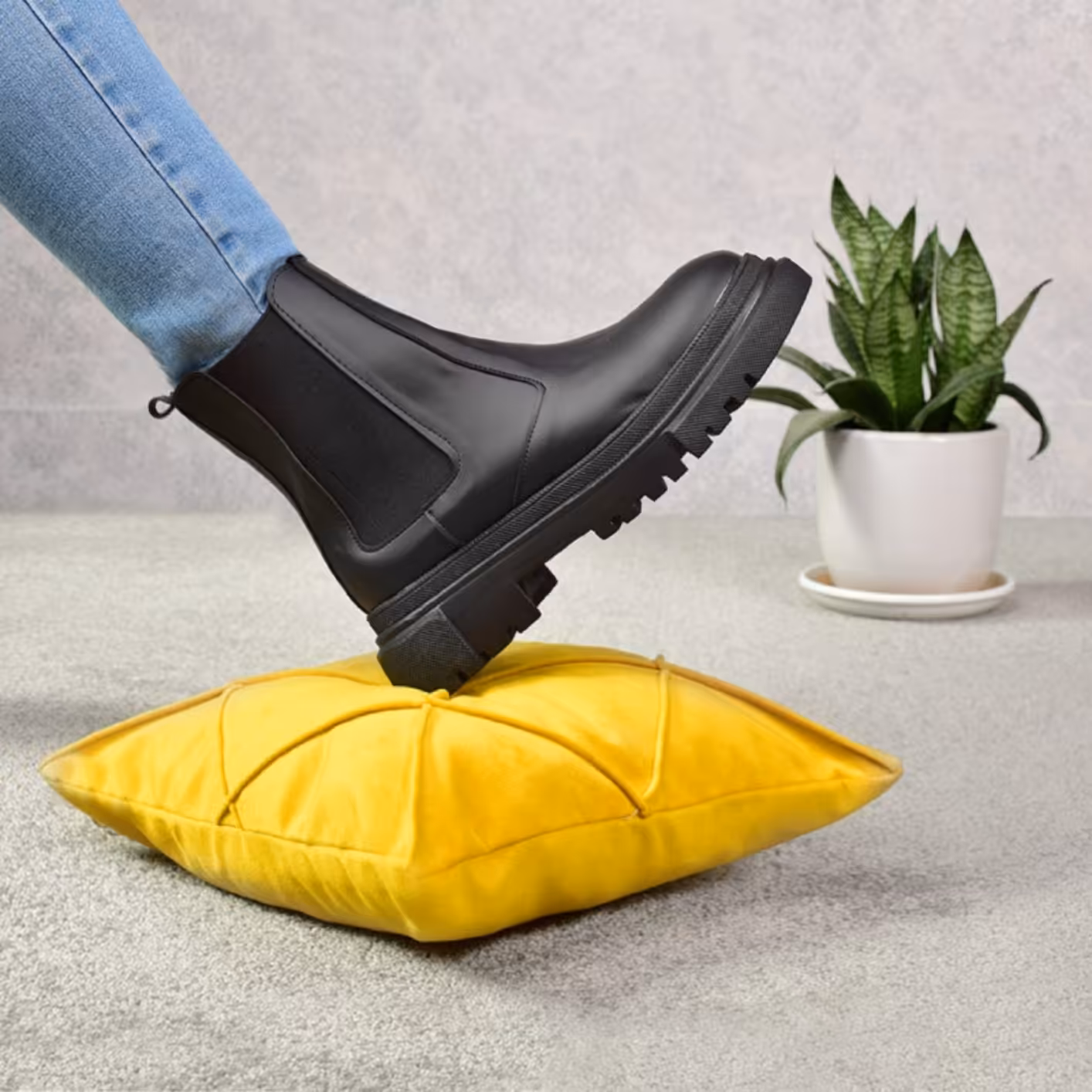 نیم بوت زنانه مدل داکی ( ارسال رایگان )