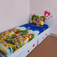 کاور تخت و روبالشتی یک نفره سه تکه طرح سگ های نگهبان