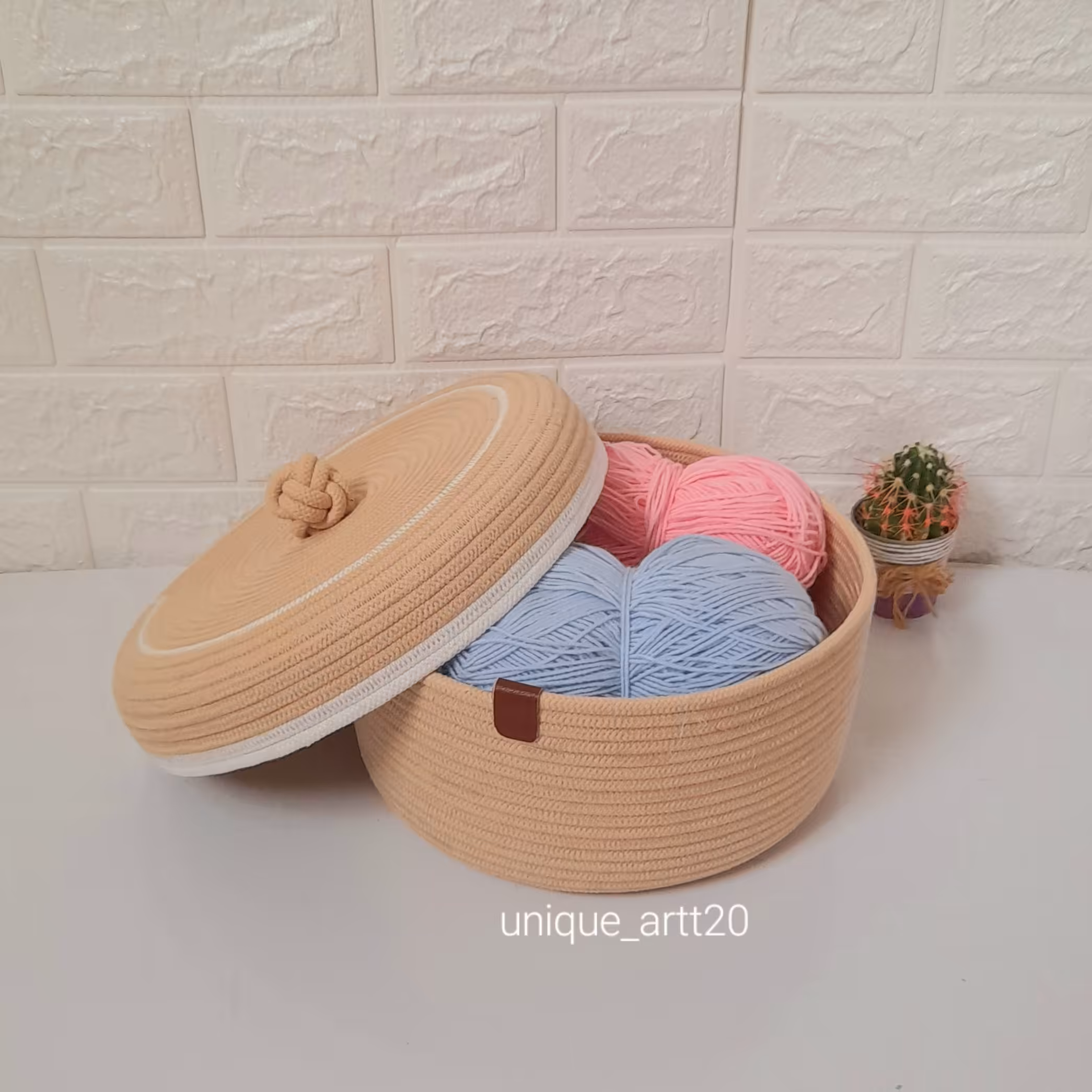 سبدقیطان .سبد قیطان .باکس نخ و سوزن .جعبه نخ وسوزن.جعبه نخ و سوزن .سبد در دار.سبددر دار