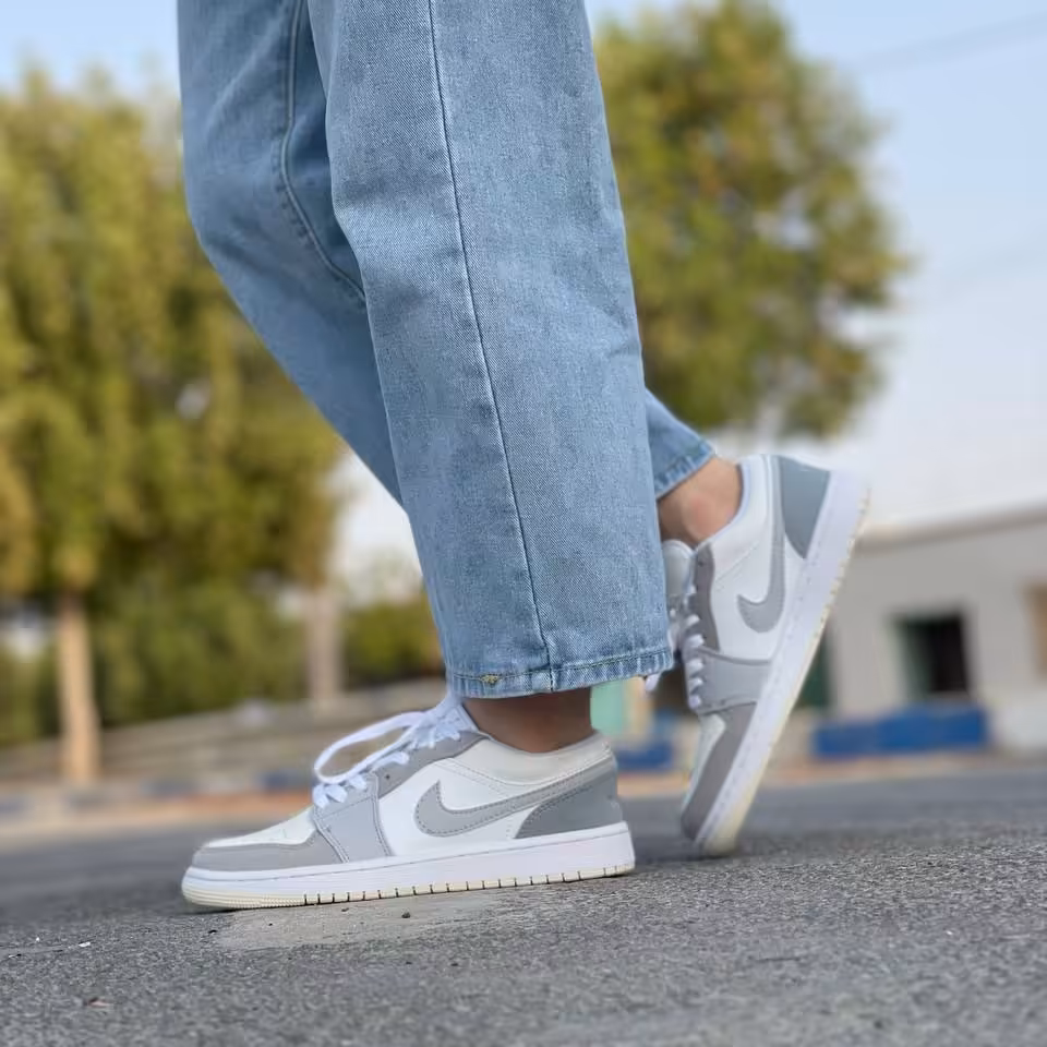 کتونی نایک جردن پاریس زنانه سفید طوسی (با ارسال رایگان - سایز 37 الی 40)