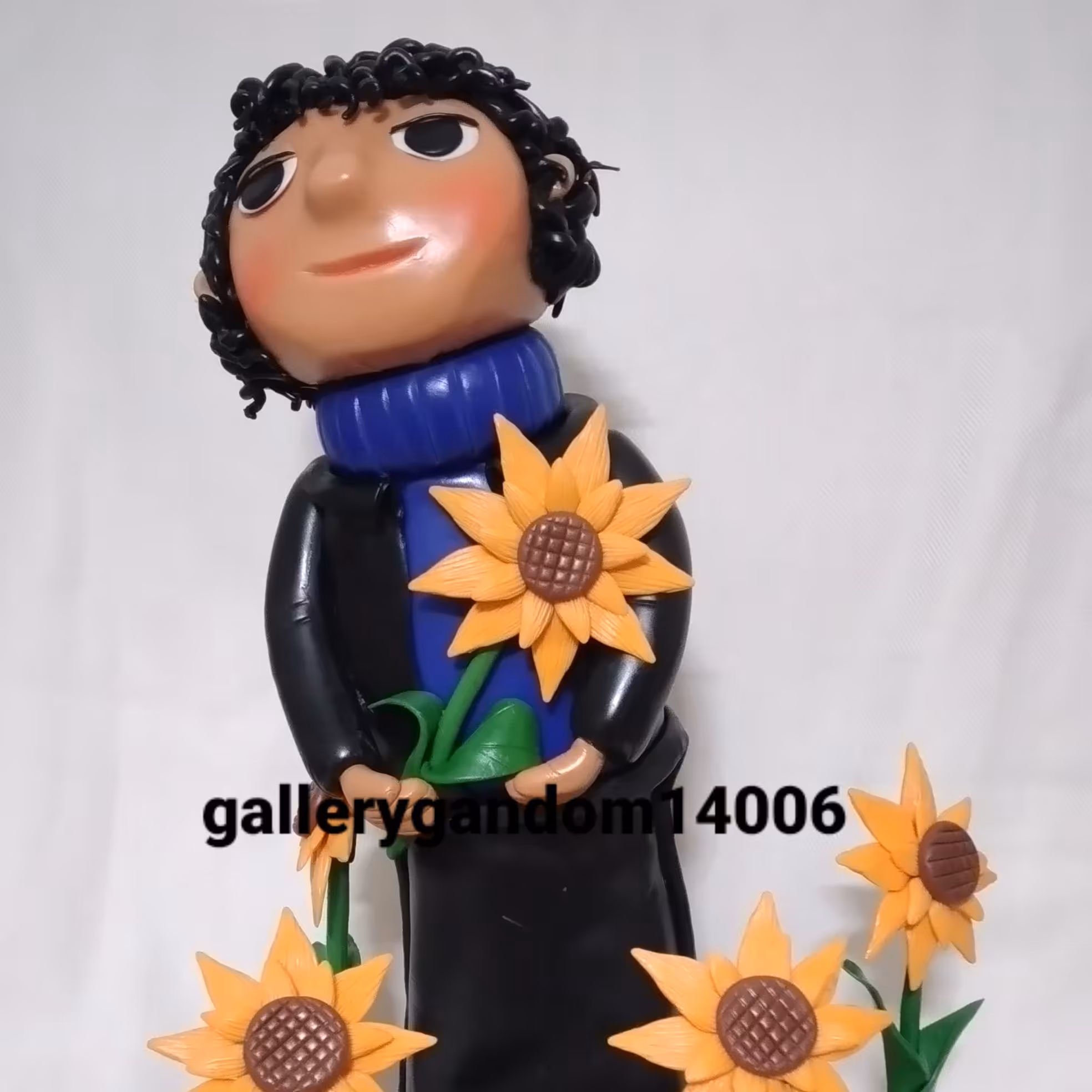 تندیس بچه مهمونی