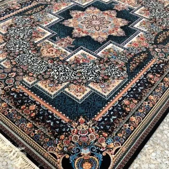 فرش 700 شانه اصل طرح فرنگ  12 متذی وزن 40 کیلوگرم. رنگ سورمه ای، فیلی، کرم