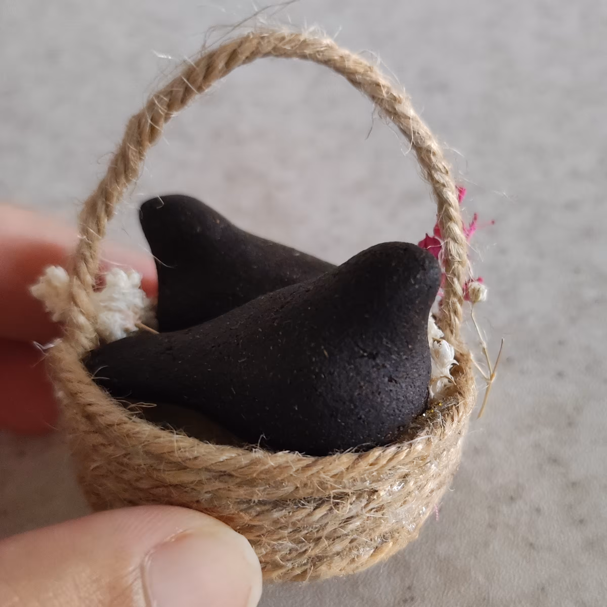 گیفت مرغ آمین حنایی