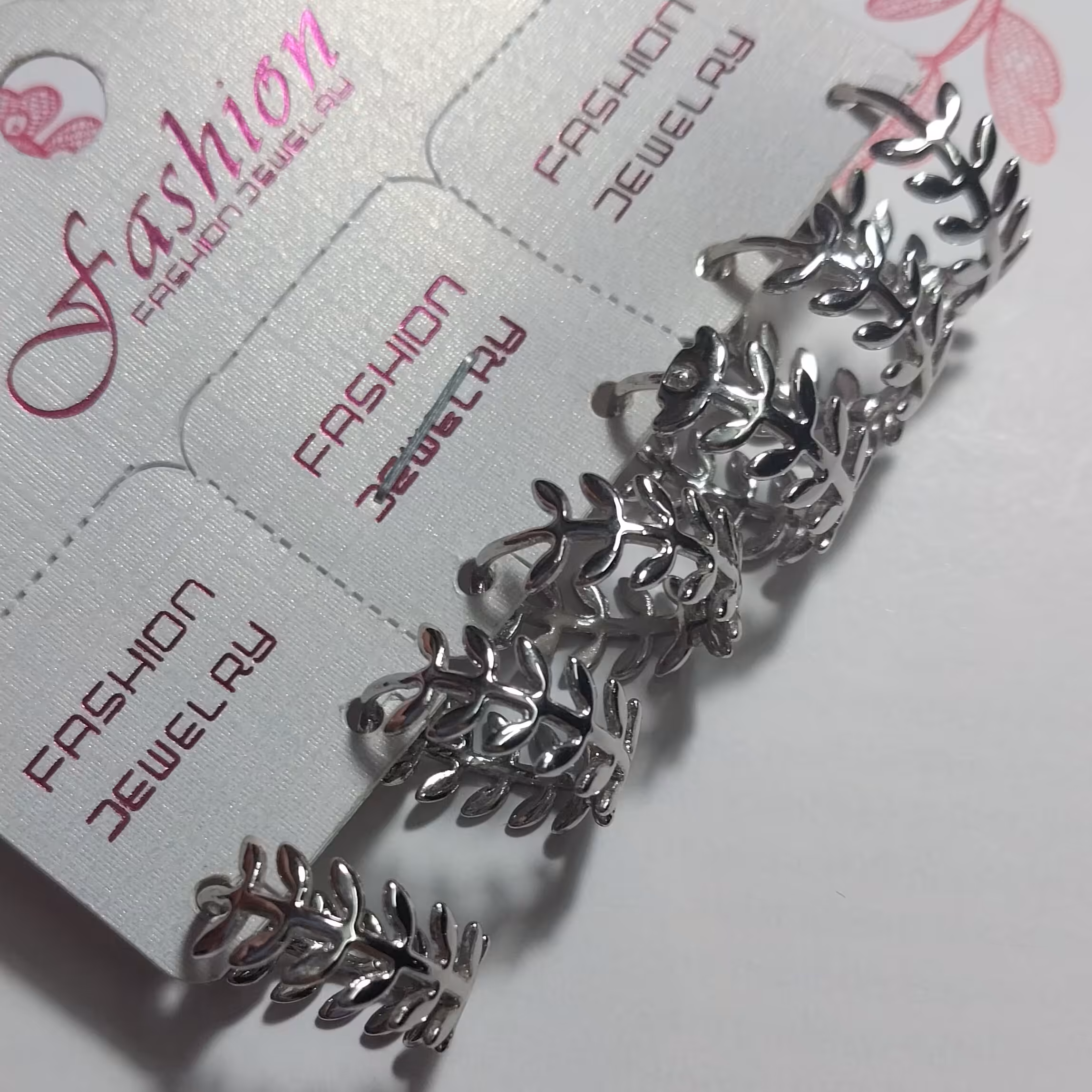 گوشواره حلقه ای طرح برگ