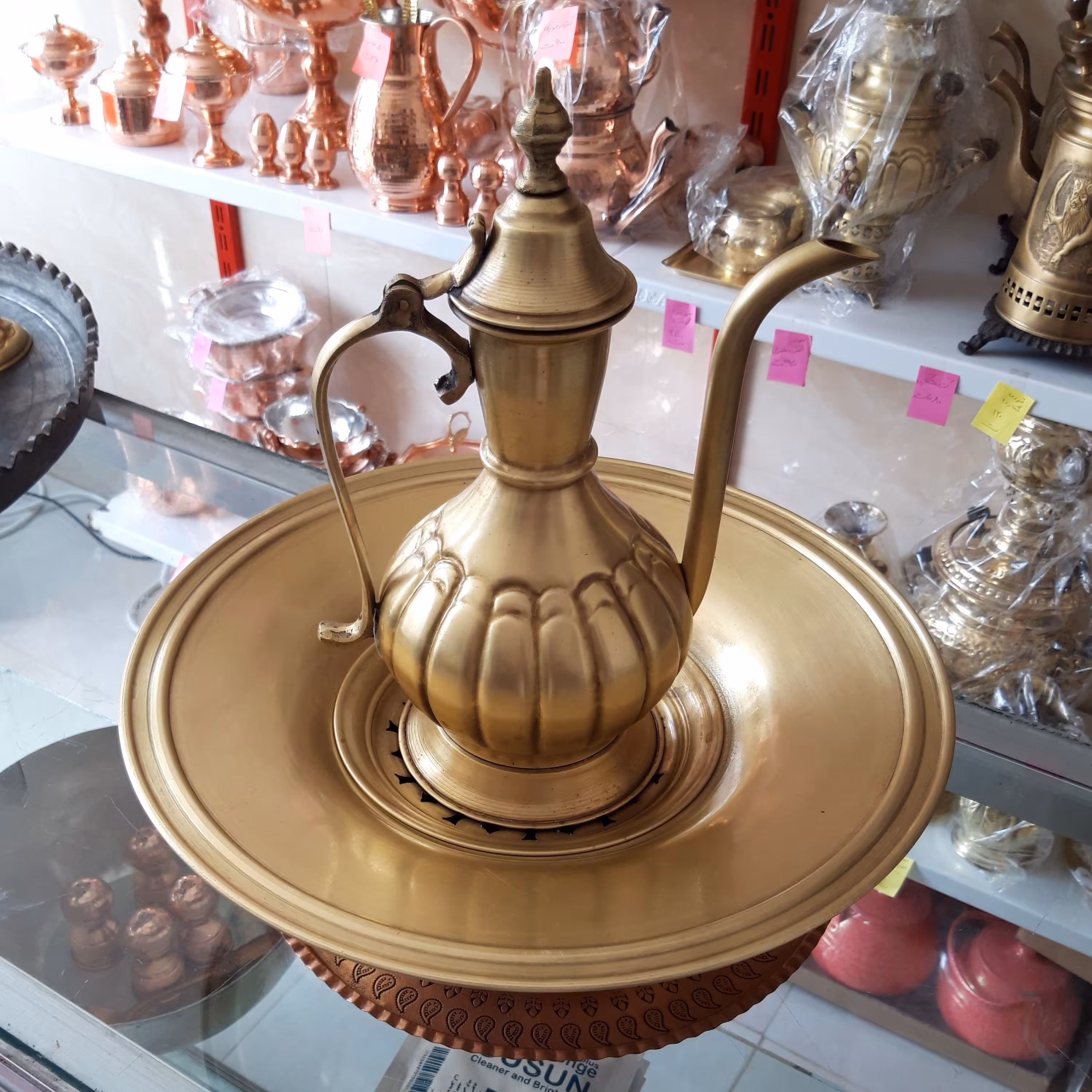 آفتابه لگن برنجی (آنتیک ) با وزن 1600 گرم کار تبریز درجه یک