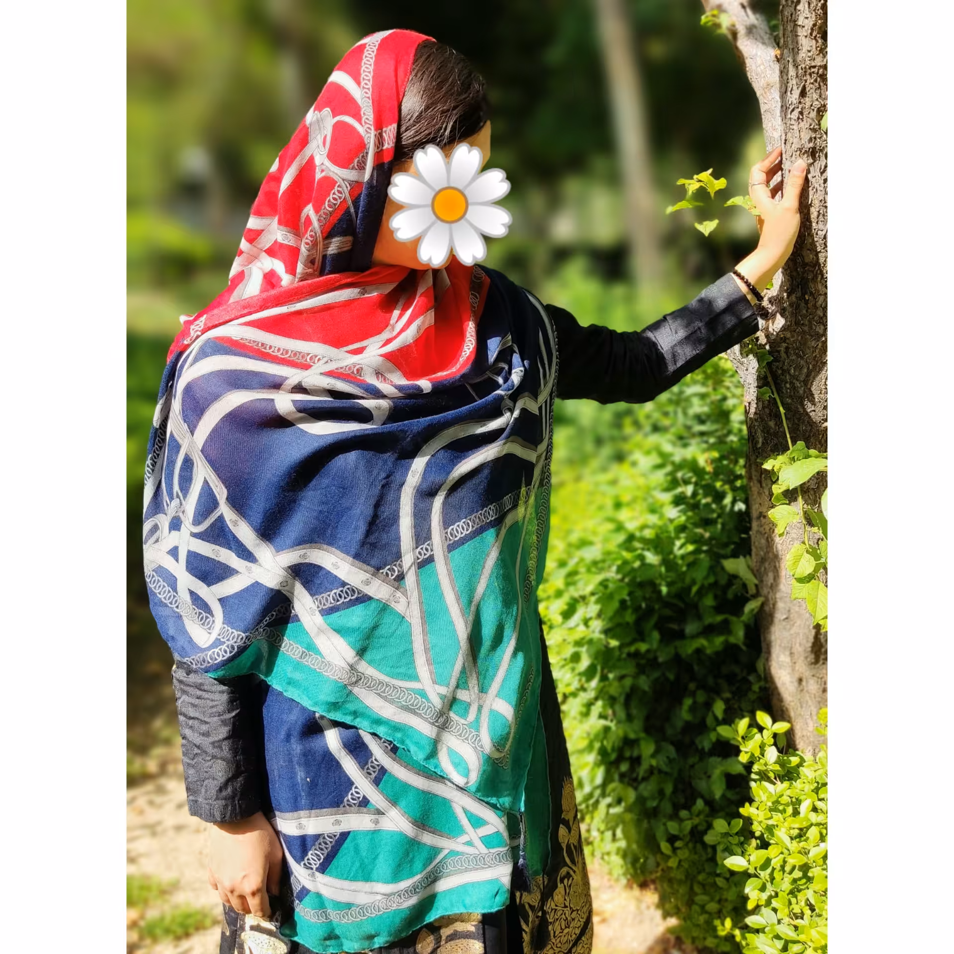 شال نخی صابونی منگوله دار قواره 200 در 70 فوق العاده باکیفیت به هیچ وجه سر نمیخورد در 6 رنگ جذاب و شاد و زیبا