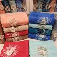 حوله دستی گلدوزی شده دکو