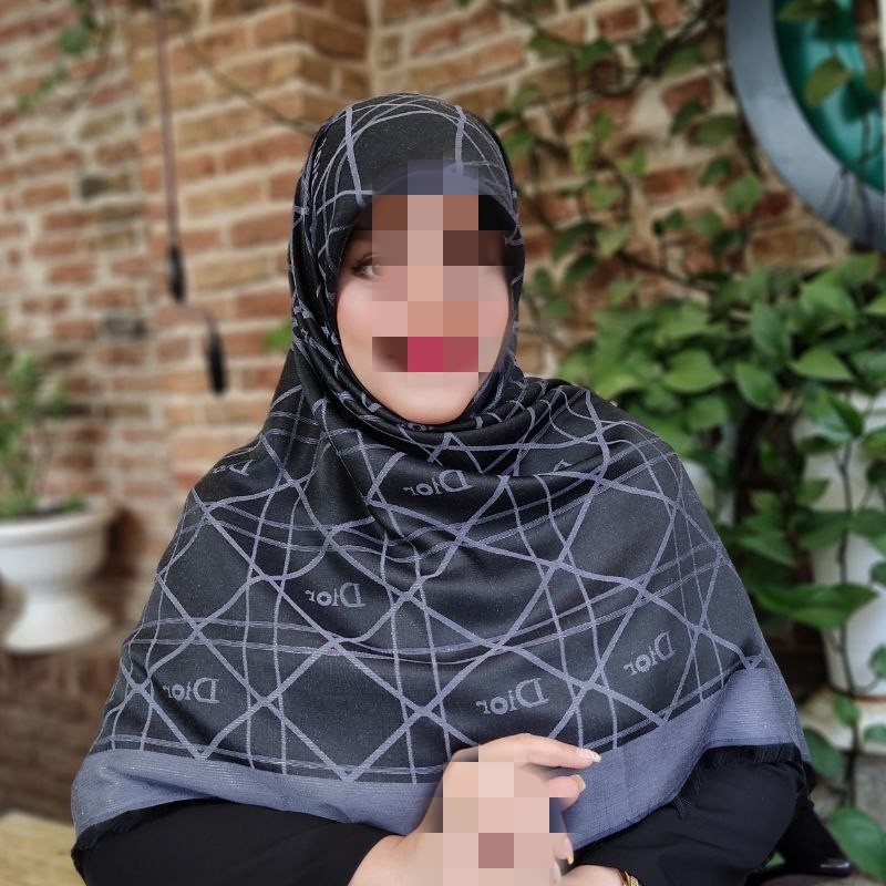 شیک و مجلسی روسری نخ ابریشم ژاکارد دو رو لمه دار
