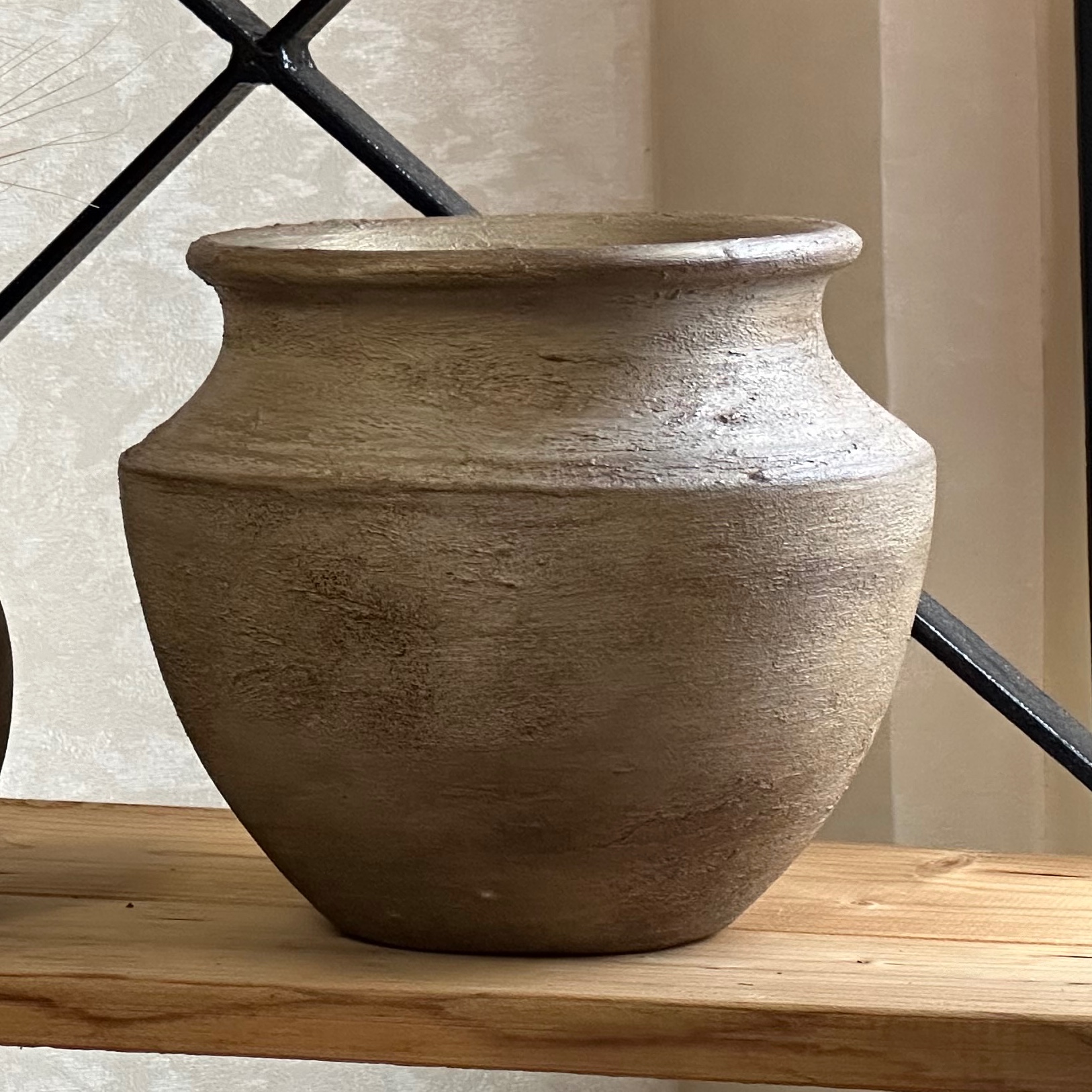 گلدان سفالی پتینه شده