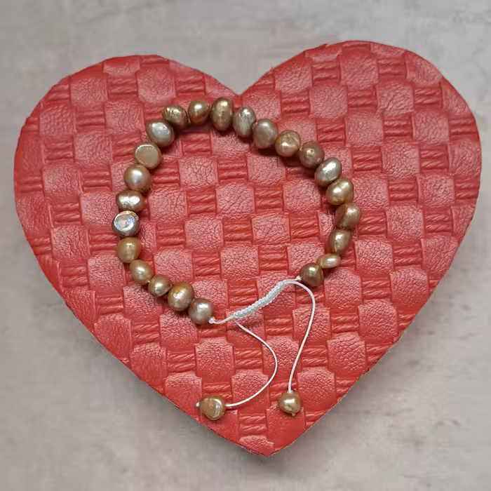 دستبند مروارید طبیعی b1