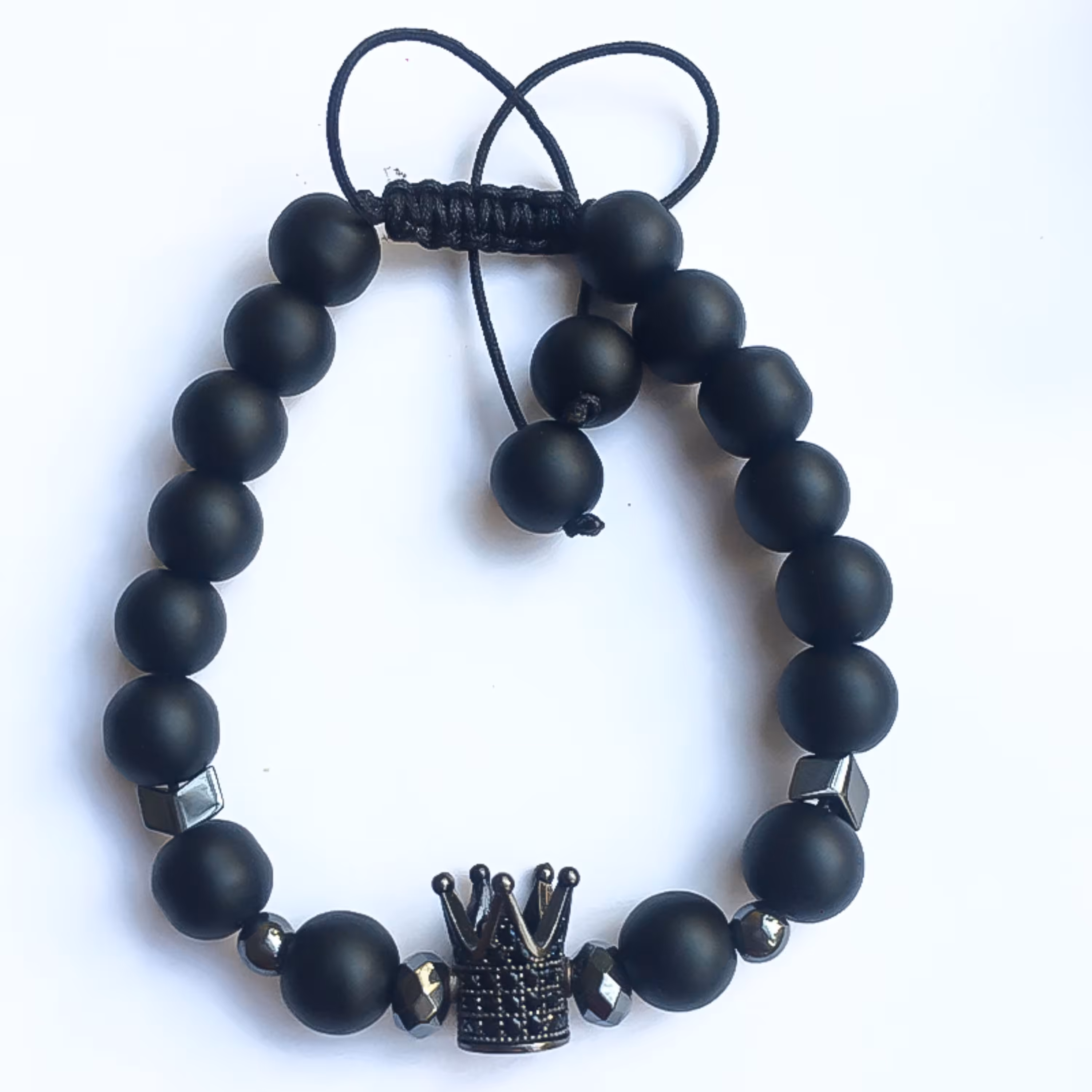 دستبند مدل پادشاه تلفیقی از سنگ های هماتیت اونیکس مات مشکی و پلاک تاج نگین میکروست