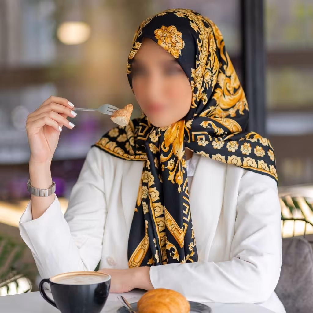 روسری مشکی ابریشم ایستایی عالی روی سر، لیز نیست