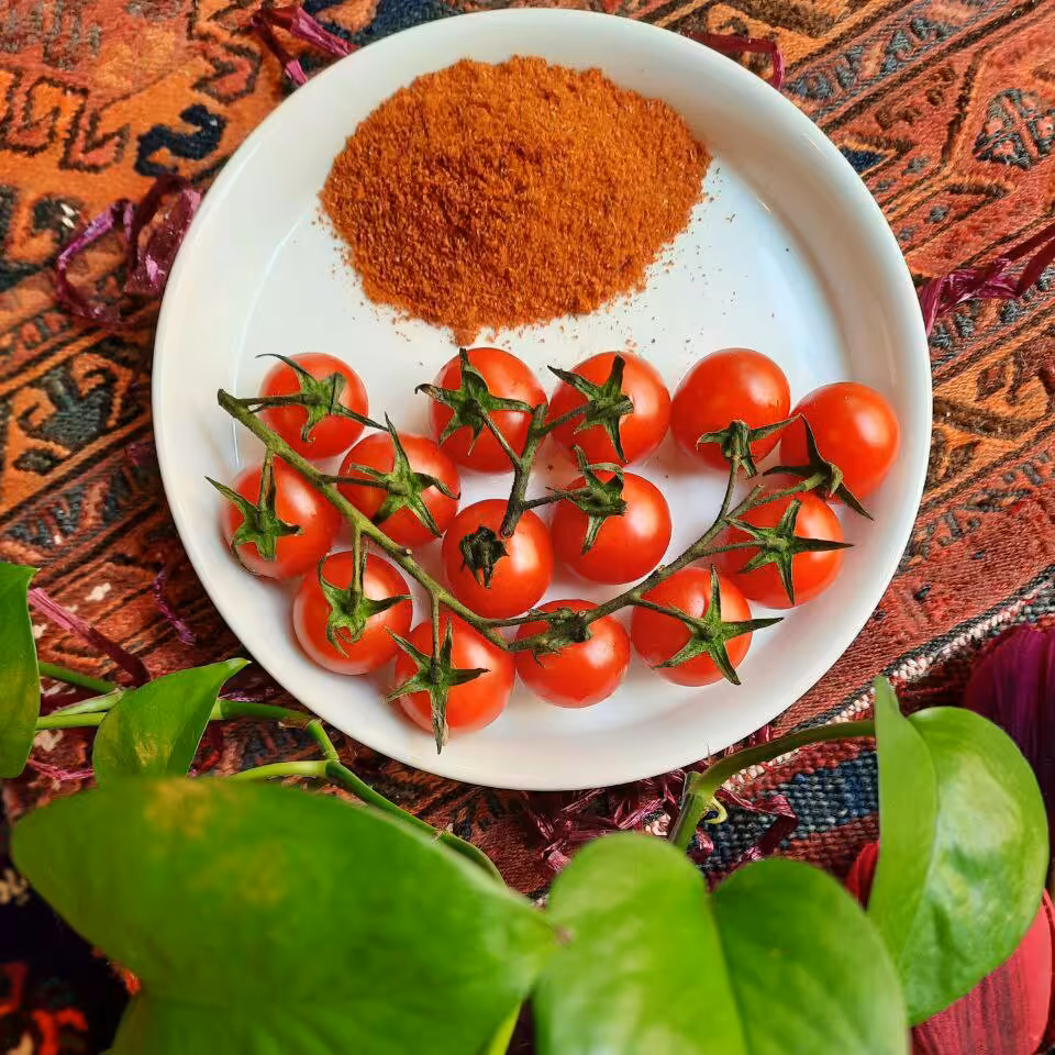 پودر گوجه نوغانی  خوش رنگ و طبیعی