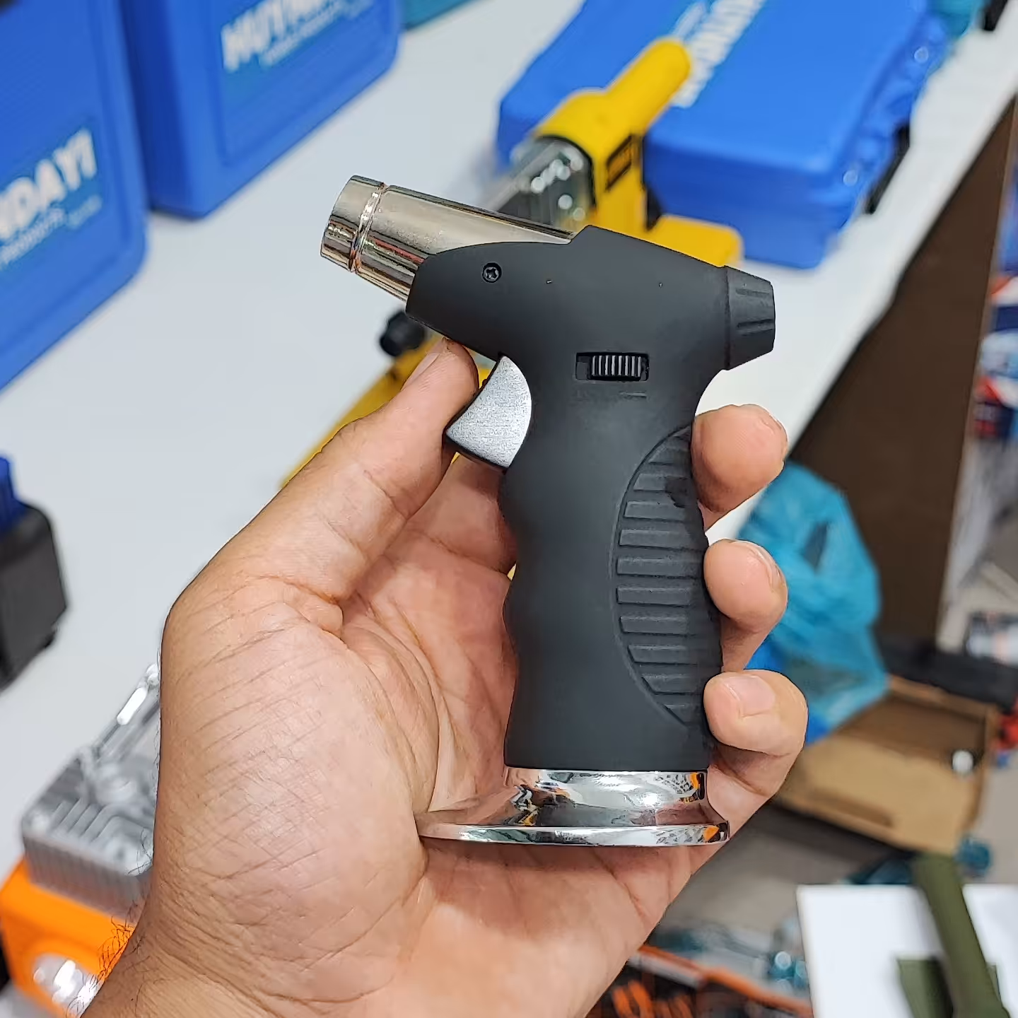 فندک اتمی مشکی