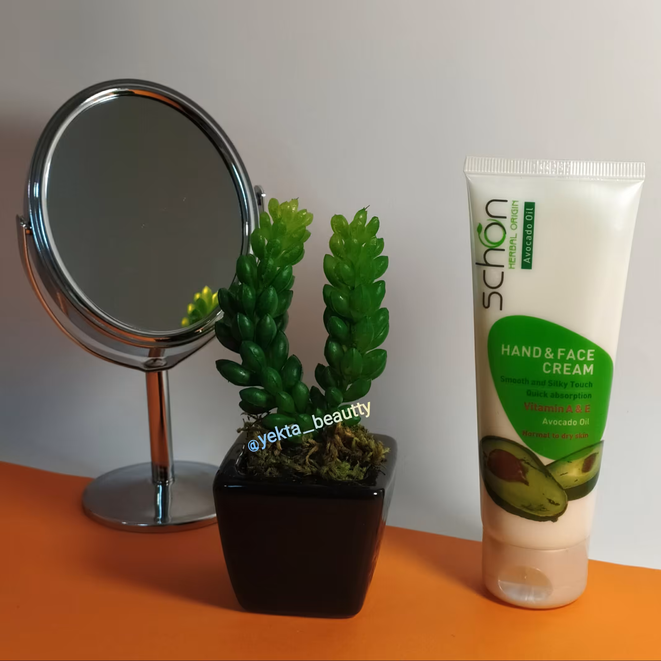 کرم تیوپی شون (Schon) بابونه